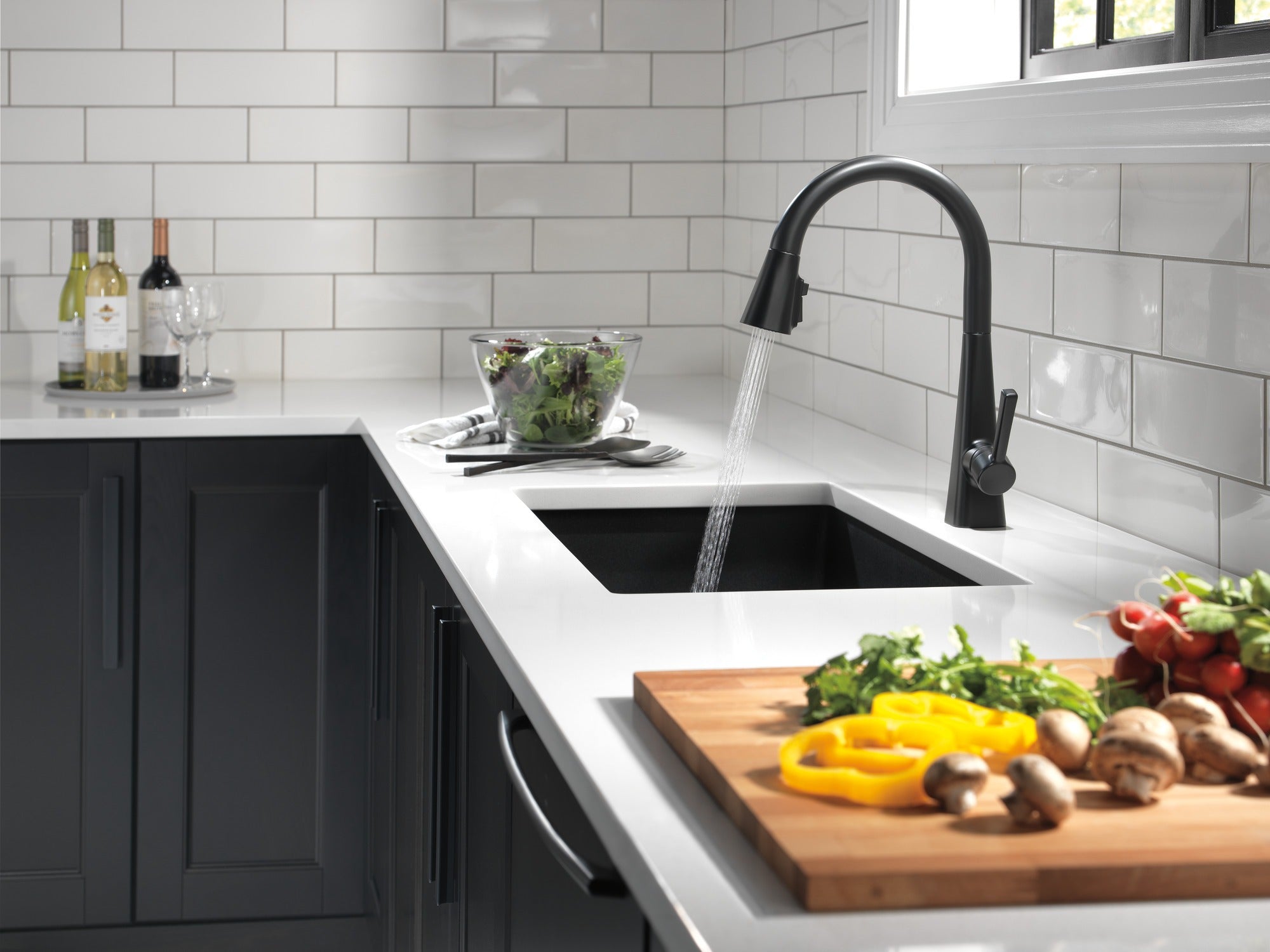 Delta Lenta® Single-Handle Pull-Down Kitchen Faucet