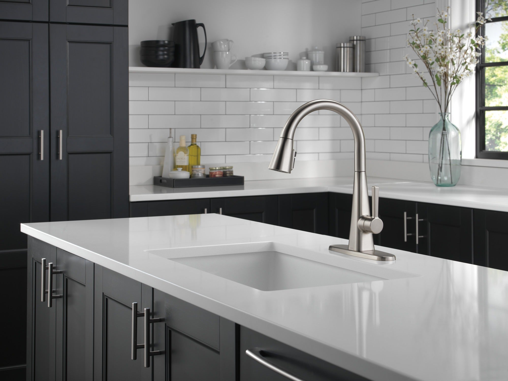 Delta Lenta® Single-Handle Pull-Down Kitchen Faucet