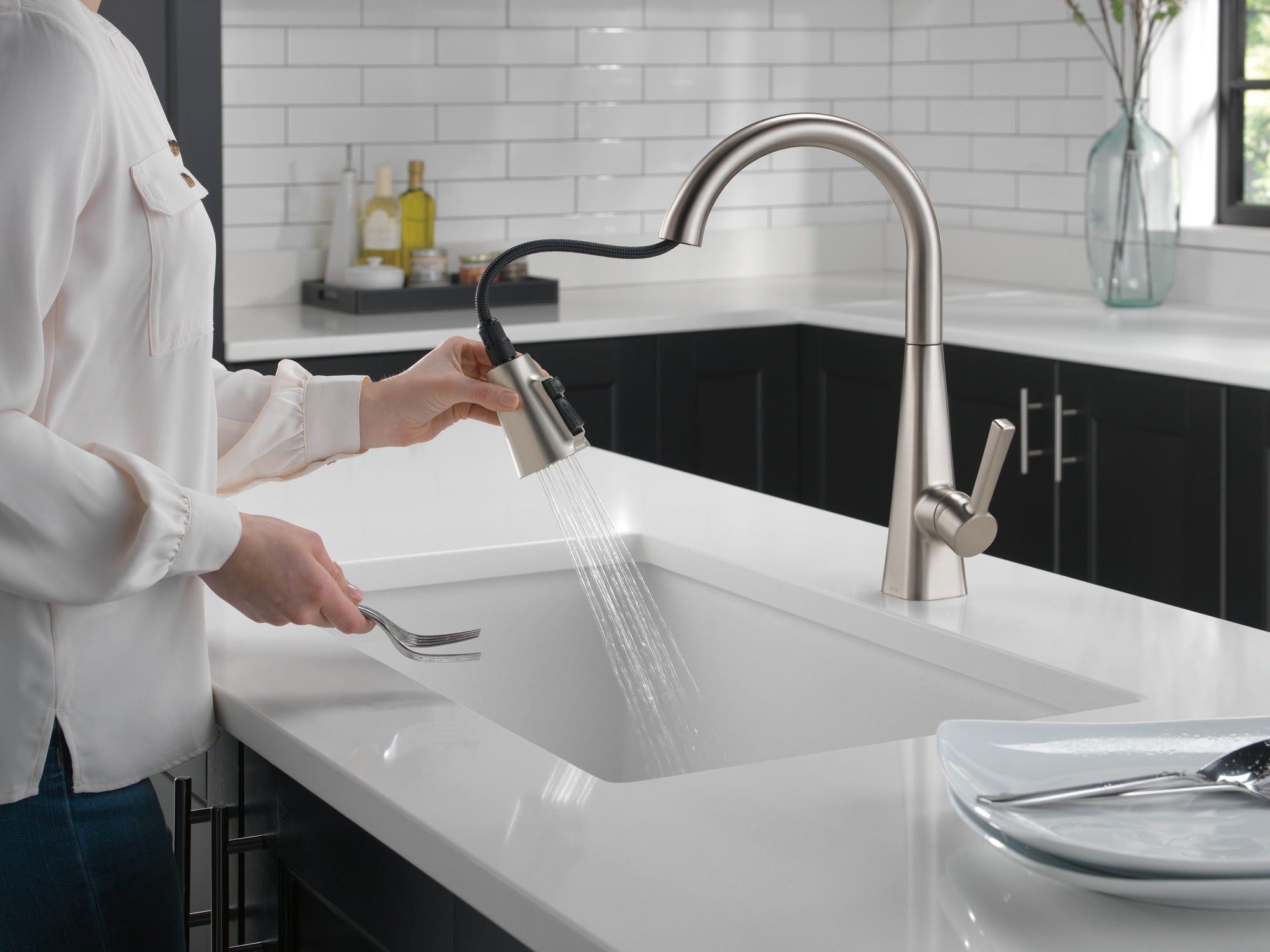 Delta Lenta® Single-Handle Pull-Down Kitchen Faucet
