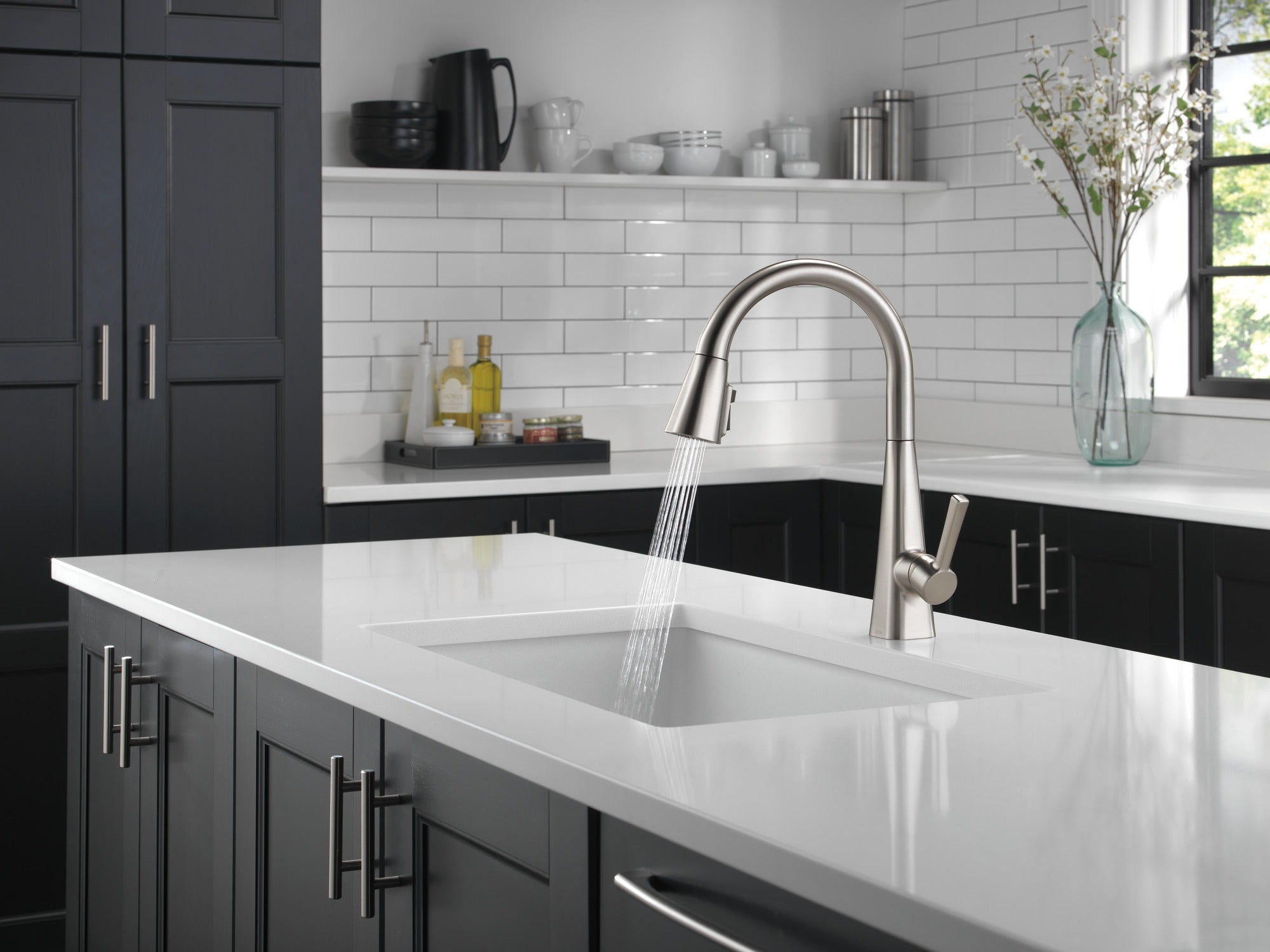 Delta Lenta® Single-Handle Pull-Down Kitchen Faucet