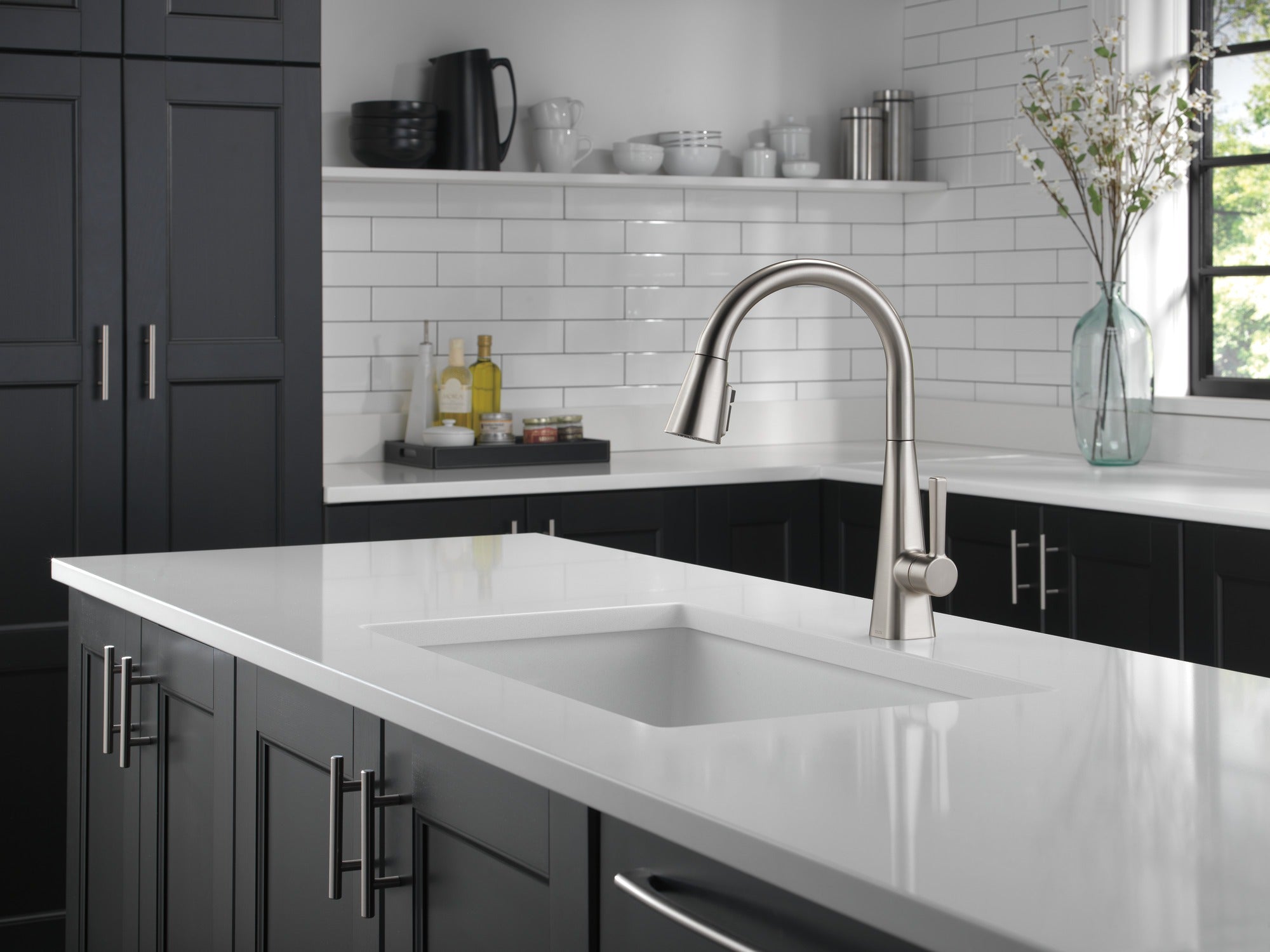 Delta Lenta® Single-Handle Pull-Down Kitchen Faucet