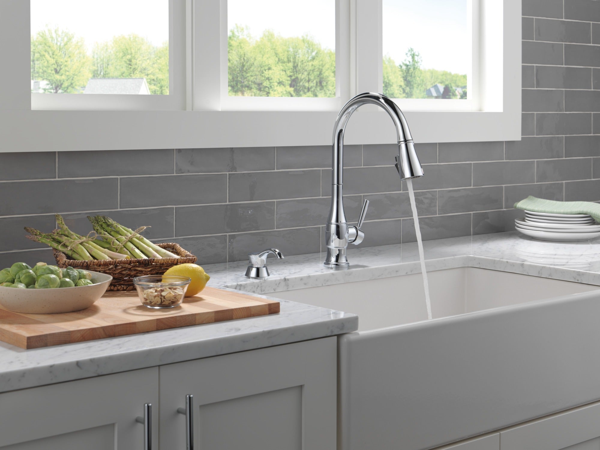 Delta Hazelwood™ Single Handle Pull-Down Kitchen Faucet with Soap Dispenser and ShieldSpray Technology