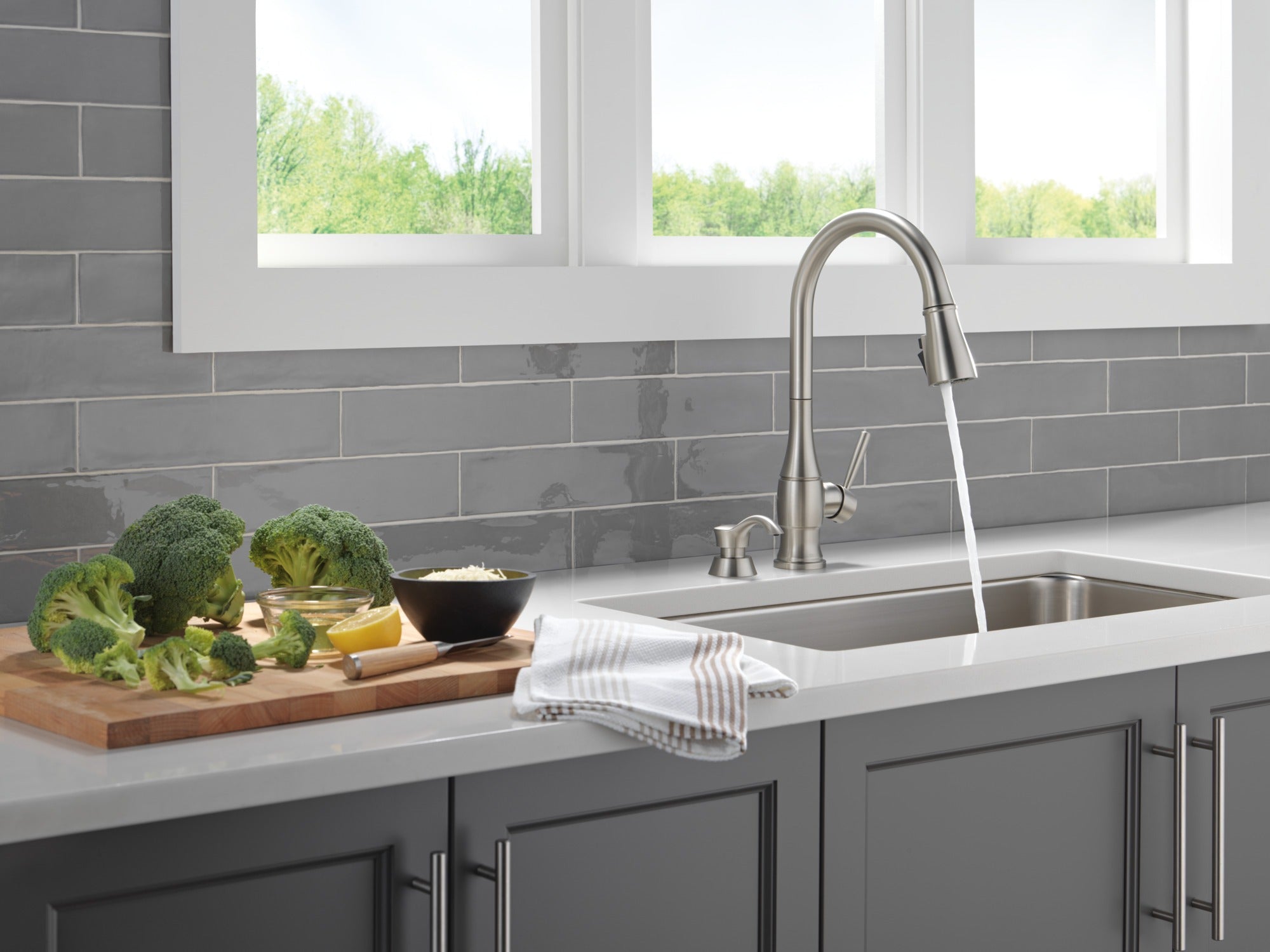 Delta Hazelwood™ Single Handle Pull-Down Kitchen Faucet with Soap Dispenser and ShieldSpray Technology