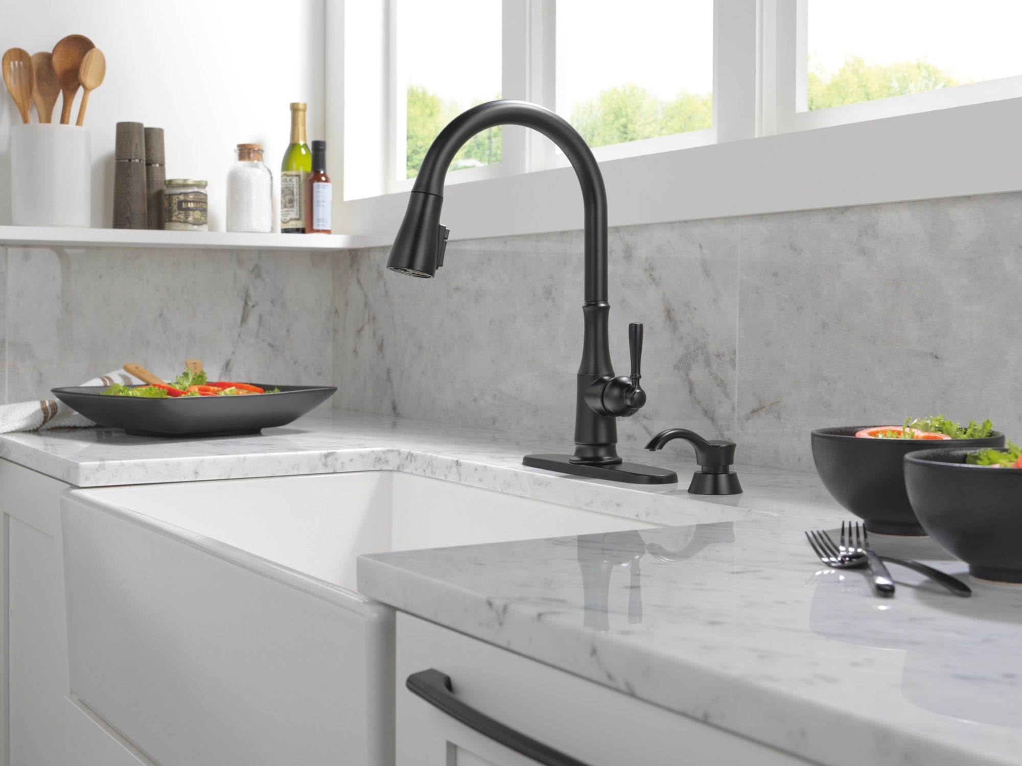Delta Capertee™ Single Handle Pull-Down Kitchen Faucet with Soap Dispenser and ShieldSpray Technology