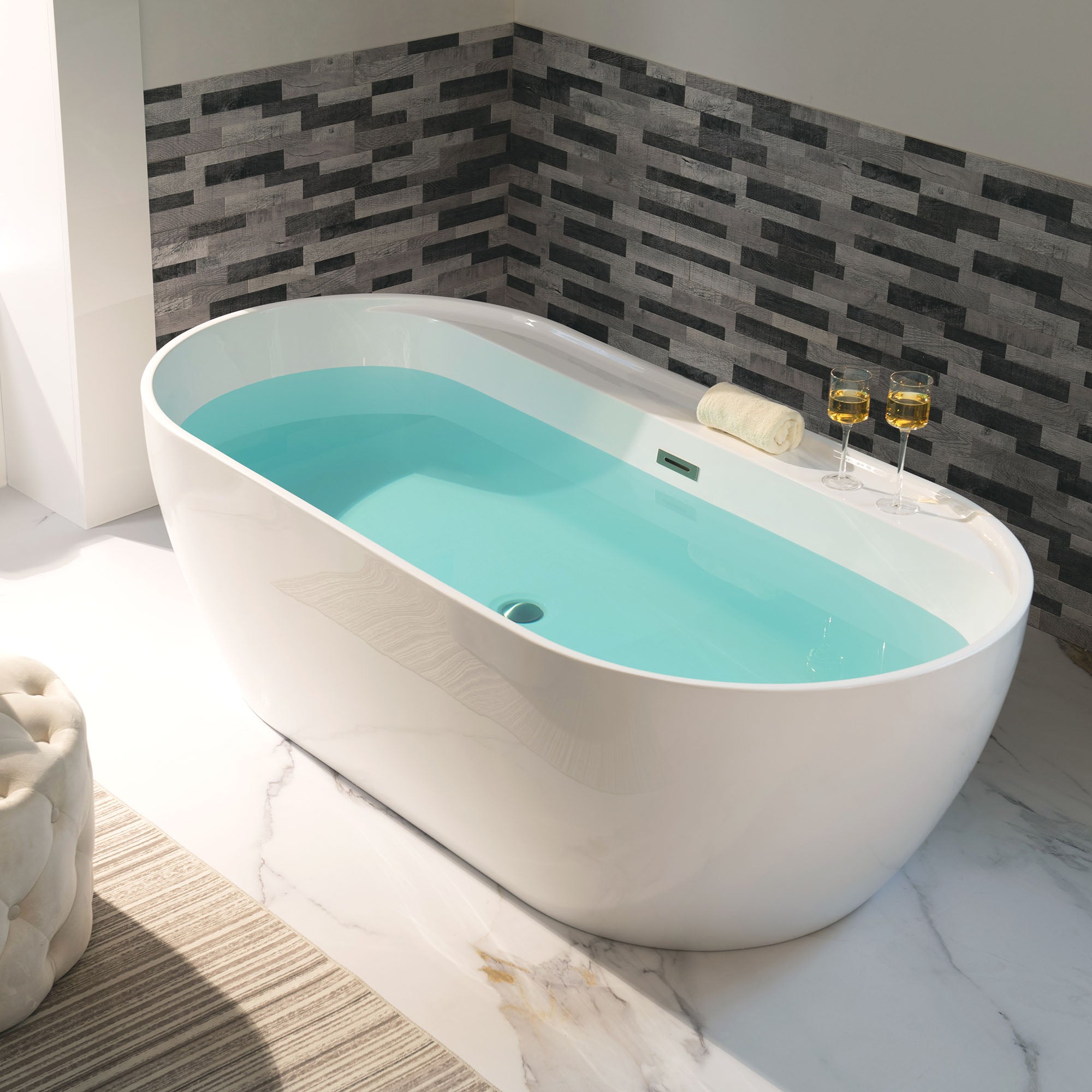 WOODBRIDGE 72" Acrylic Freestanding Bathtub Contemporary Soaking Tub with Drain & Overflow, B0059