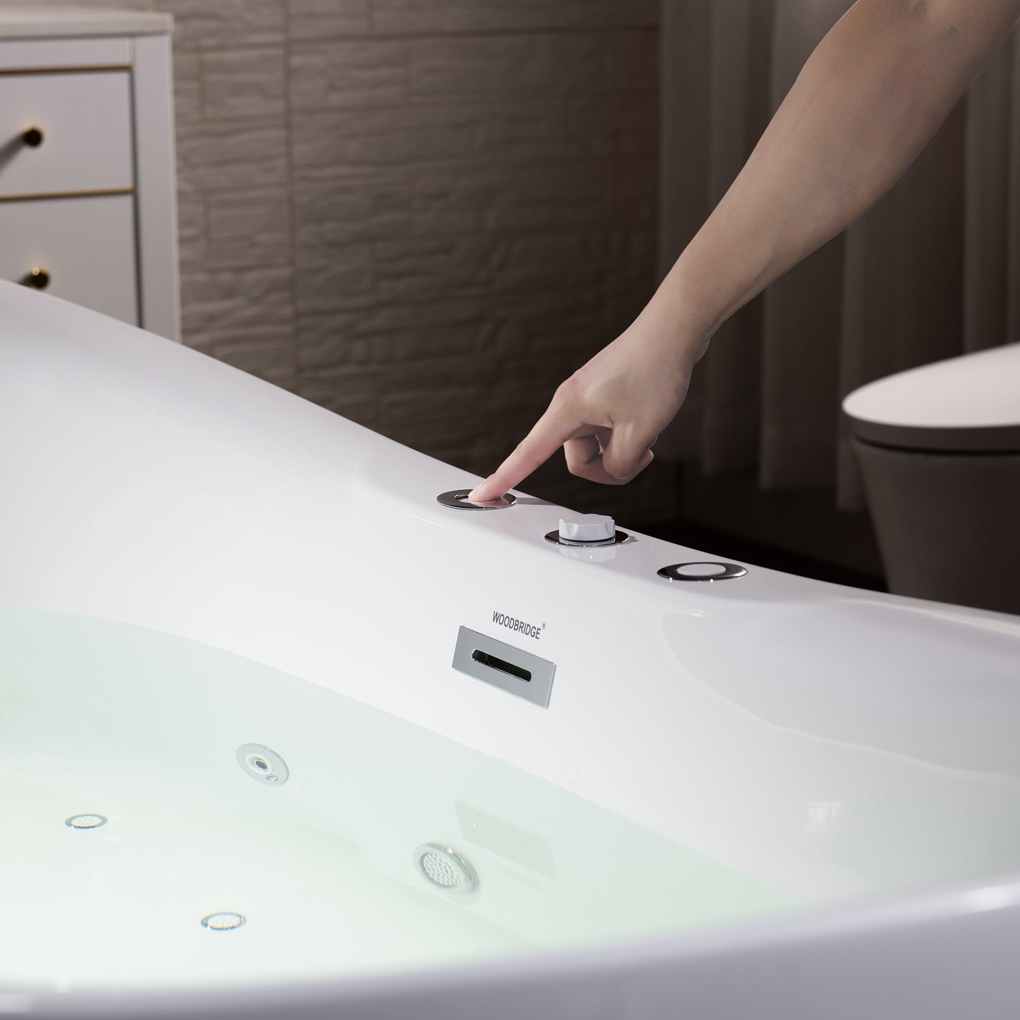 WOODBRIDGE 71" x 31-1/2" Whirlpool Water Jetted and Air Bubble Freestanding Heated Soaking Combination Bathtub