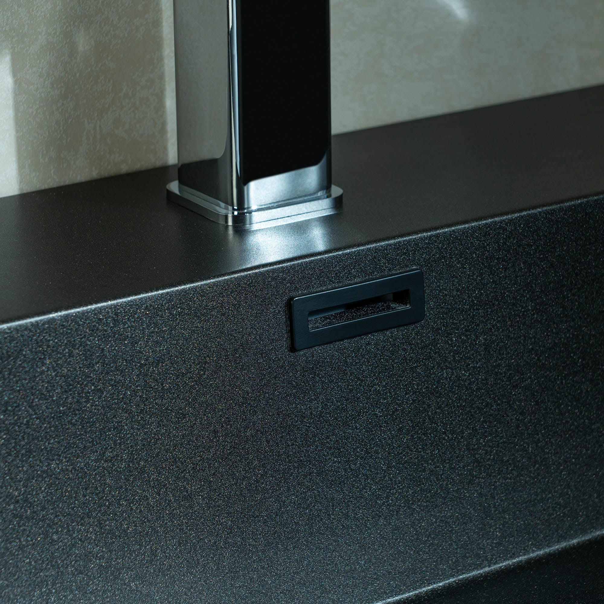 WOODBRIDGE 29-1/2 in. W x 19-5/8 in. D Wall Mounted Floating Multi-layer Engineering Wood Bathroom Vanity with Premium Black Sintered Stone Vanity Top
