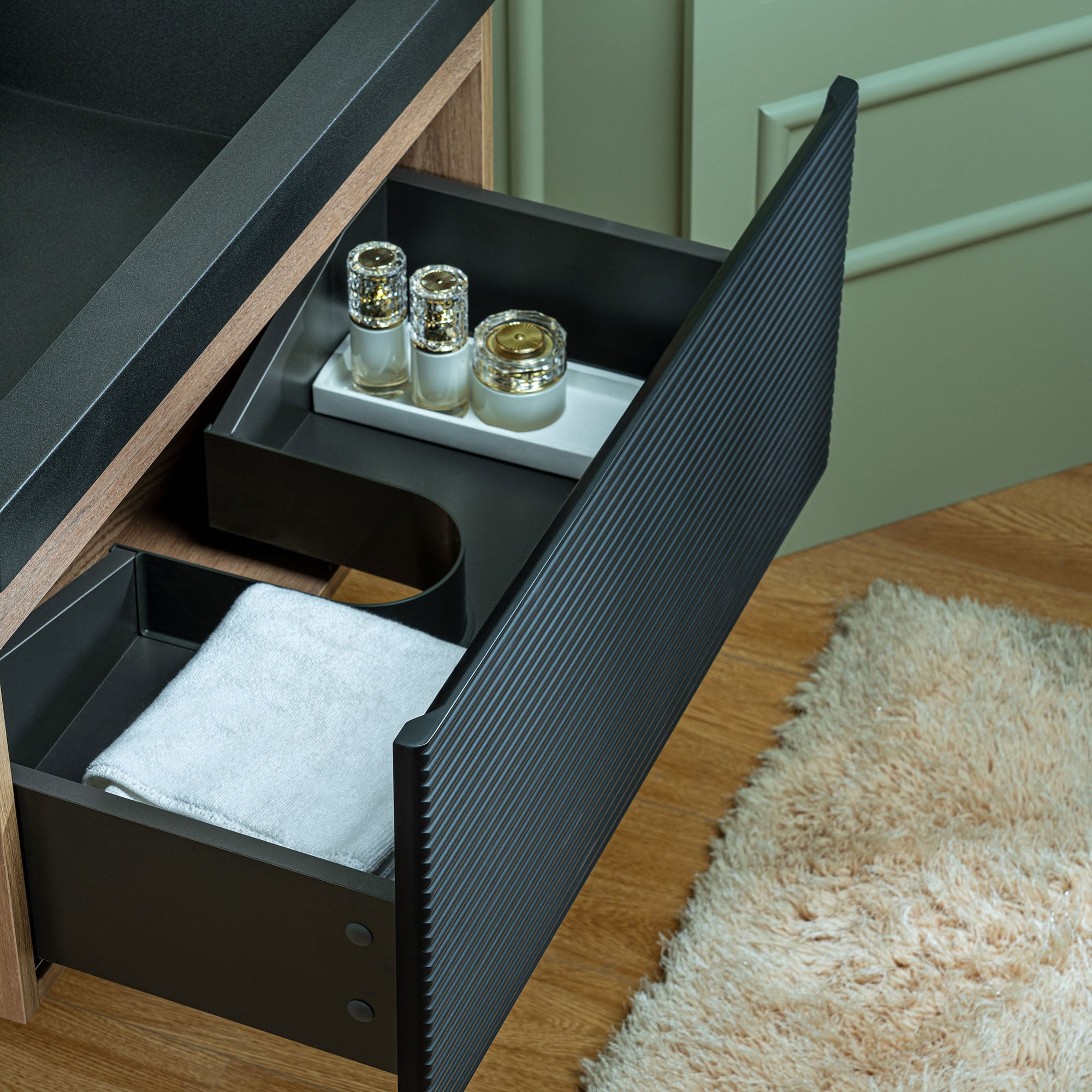 WOODBRIDGE 29-1/2 in. W x 19-5/8 in. D Wall Mounted Floating Multi-layer Engineering Wood Bathroom Vanity with Premium Black Sintered Stone Vanity Top