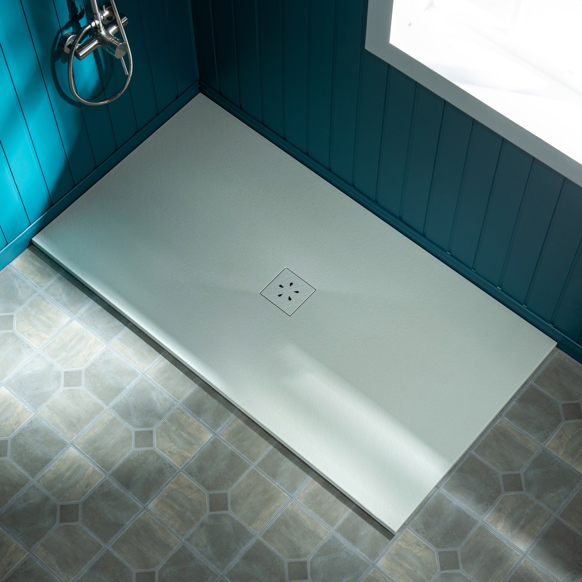 WOODBRIDGE 60-in L x 32-in W Zero-Threshold End-Drain Shower Base with Center Drain Placement, Matching Decorative Drain Plate and Tile Flange