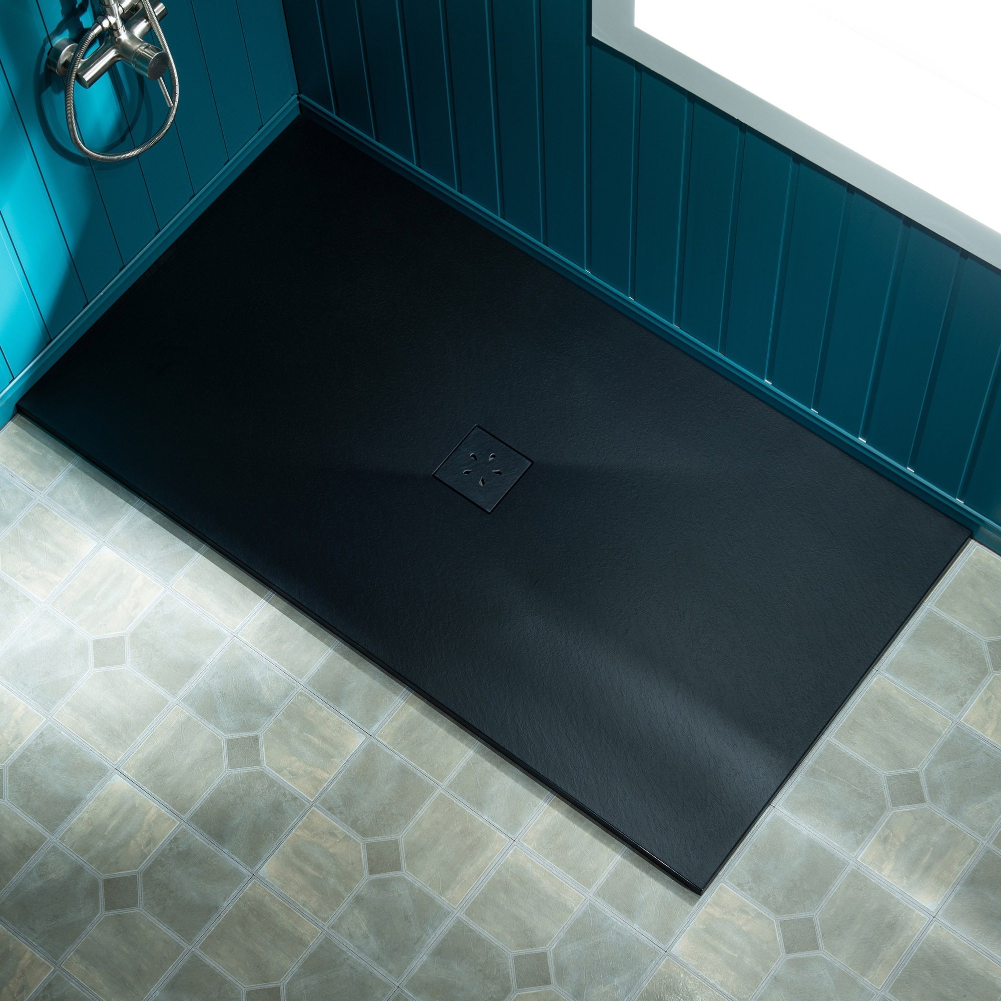 WOODBRIDGE 47.75-in L x 32-in W Zero-Threshold End-Drain Shower Base with Center Drain Placement, Matching Decorative Drain Plate and Tile Flange