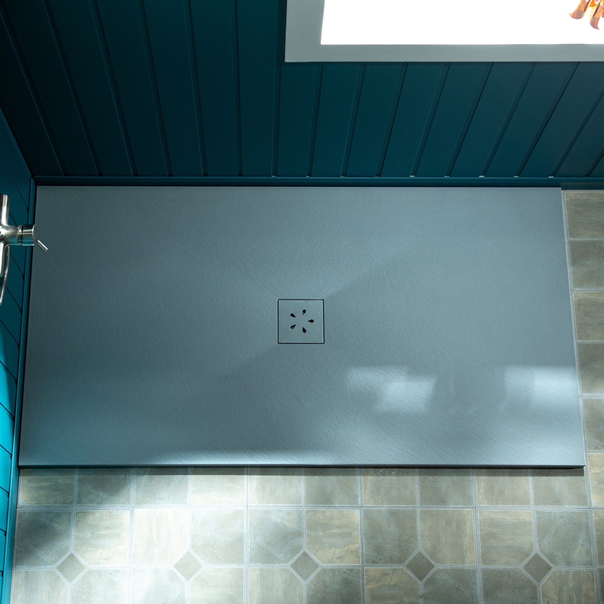 WOODBRIDGE Zero Threshold 48" x 36" Solid Surface Shower Base Center Drain