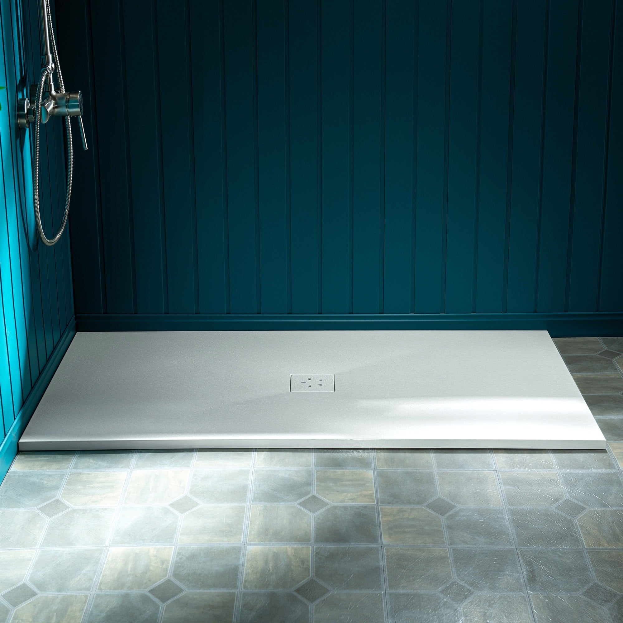 WOODBRIDGE 60-in L x 32-in W Zero-Threshold End-Drain Shower Base with Center Drain Placement, Matching Decorative Drain Plate and Tile Flange