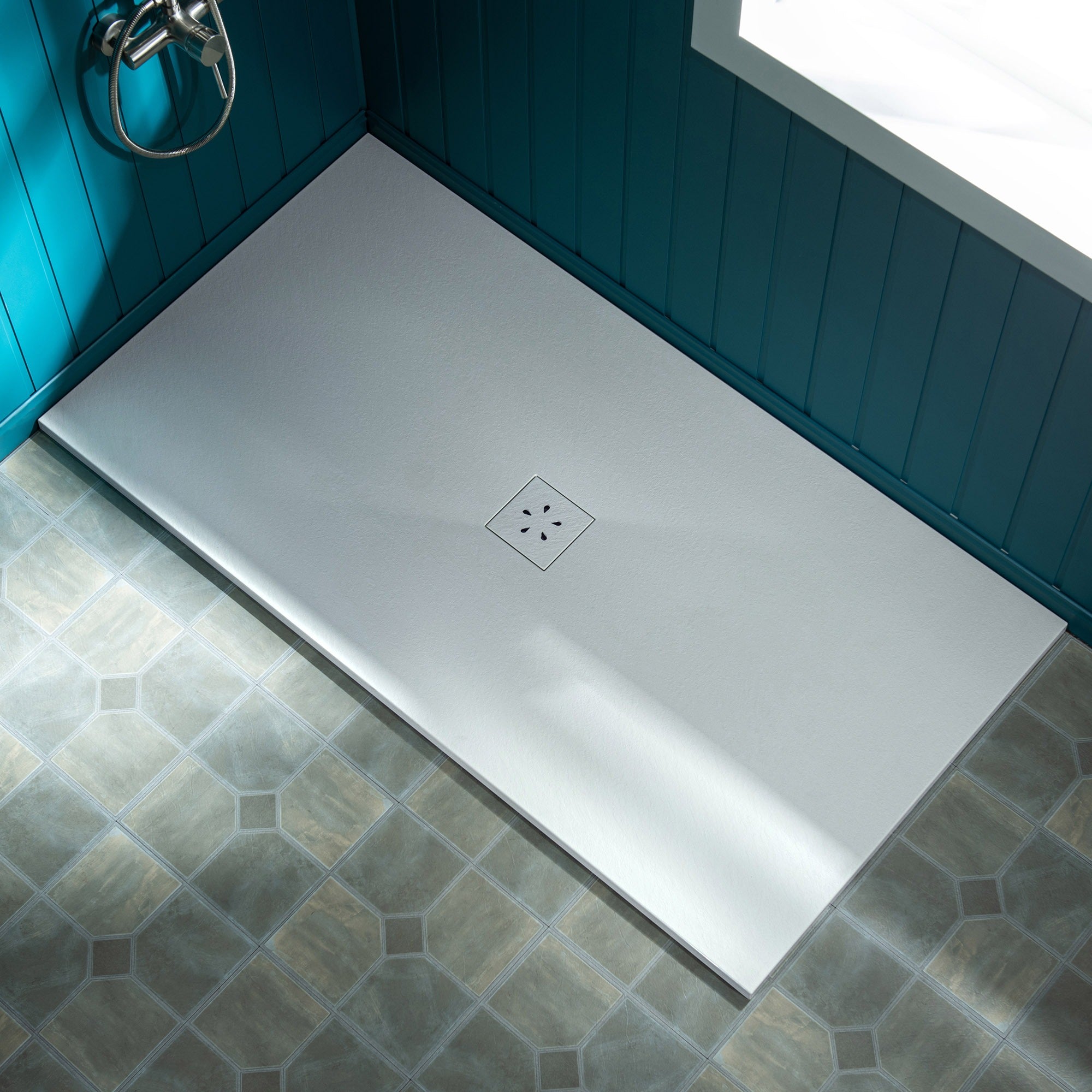 WOODBRIDGE 60-in L x 32-in W Zero-Threshold End-Drain Shower Base with Center Drain Placement, Matching Decorative Drain Plate and Tile Flange