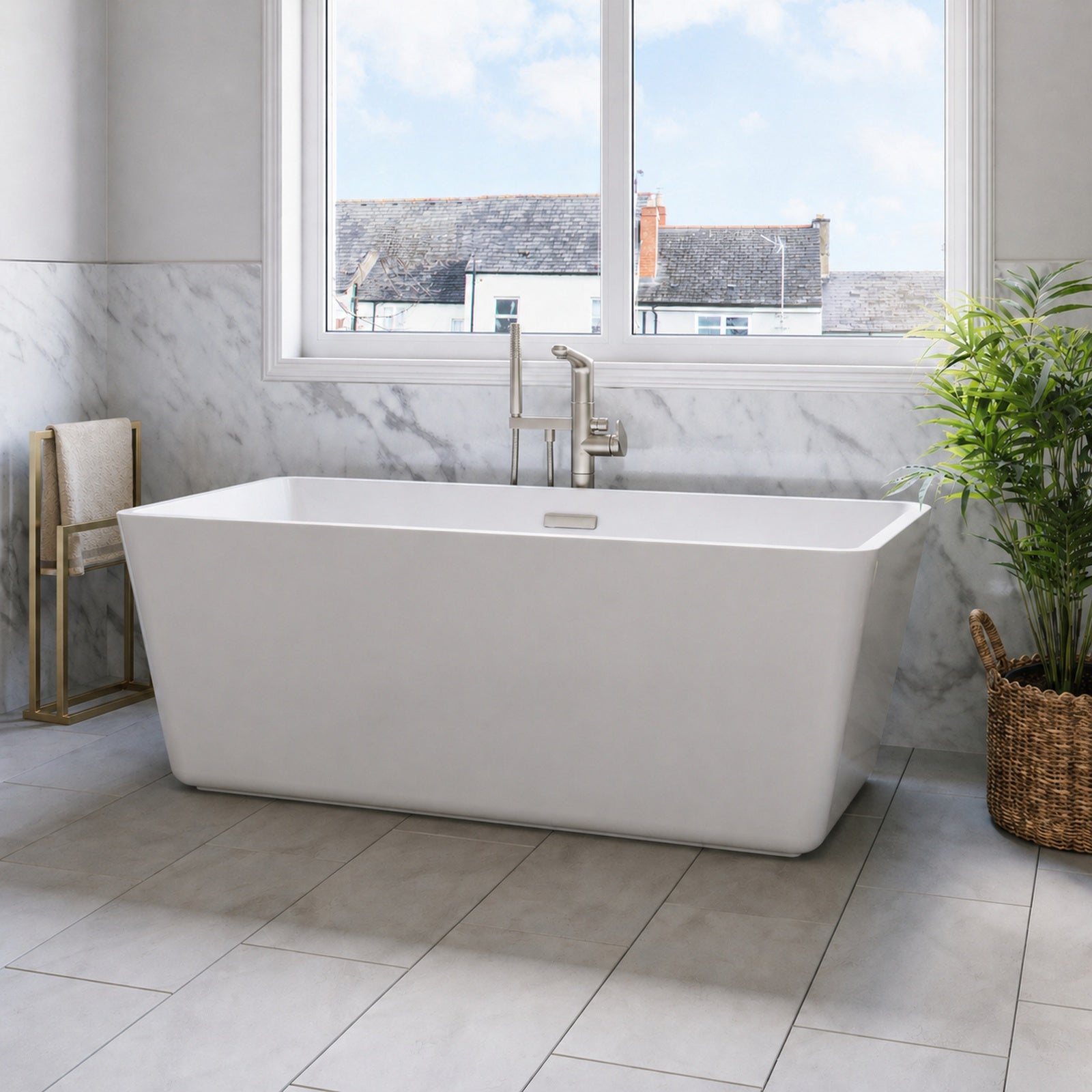 MAIDSTONE Gavyn 63 x 30-Inch Rectangle Freestanding Bathtub Center Drain With Integrated Overflow