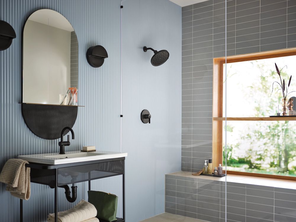Verso Adjustable 9" Diameter Spray Head Rainshower