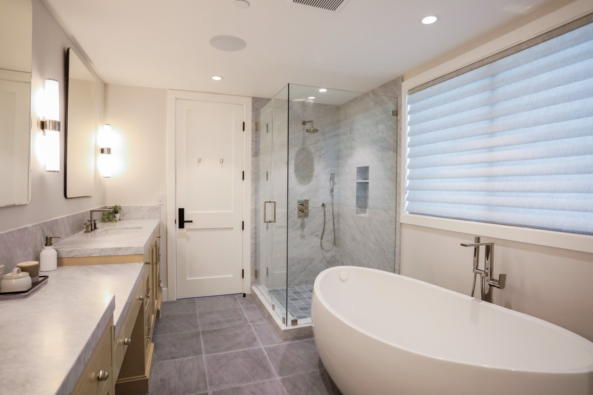 Newport Brass Skylar Exposed Tub and Hand Shower Set - Free Standing