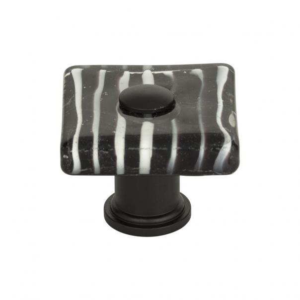 Cabinet Pulls/ Knobs