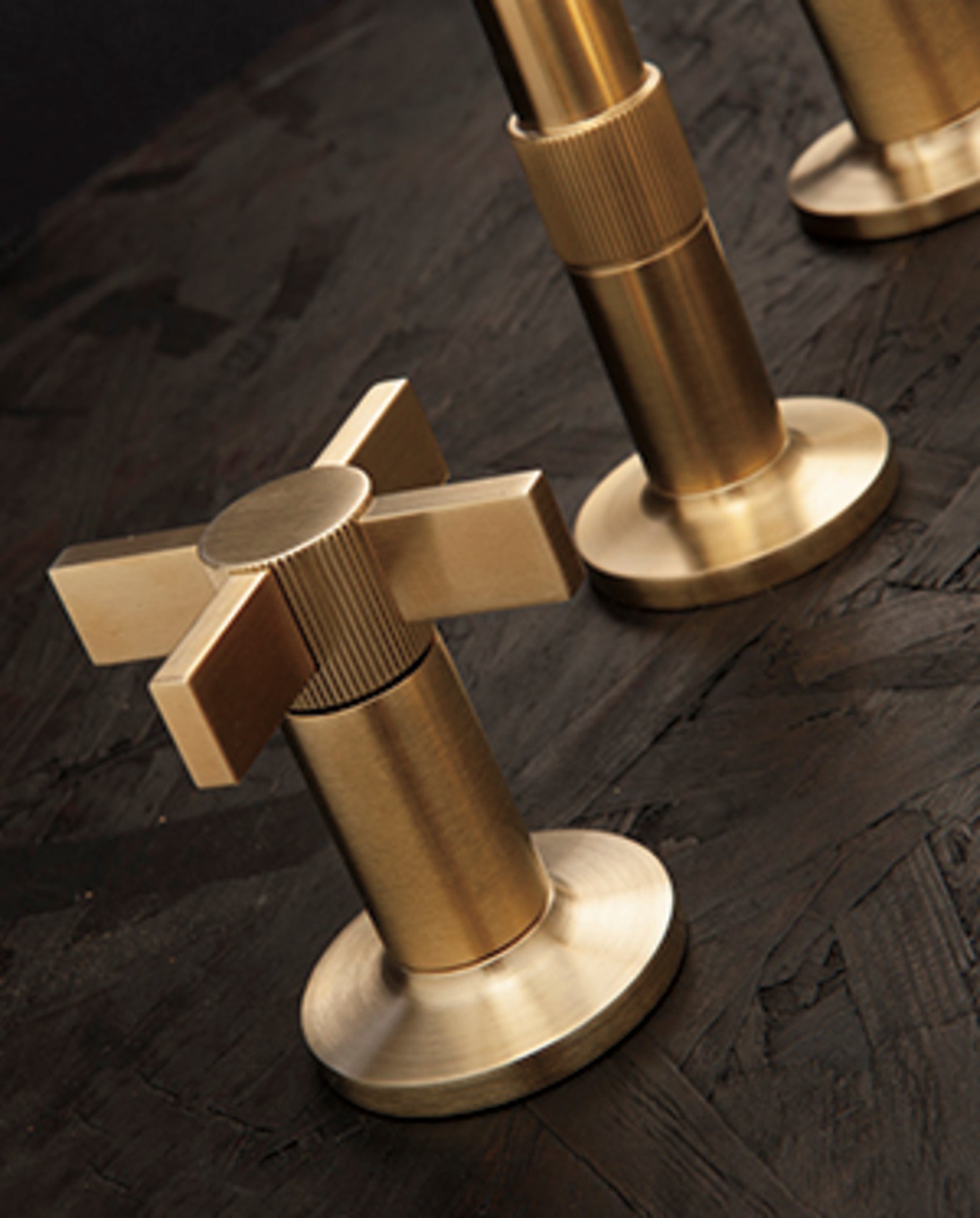 Newport Brass Pardees® Widespread Lavatory Faucet