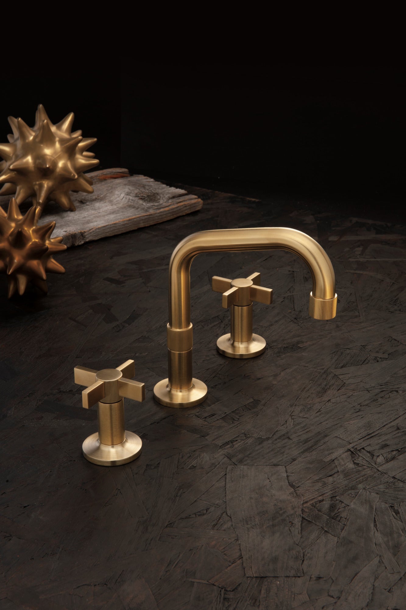 Newport Brass Pardees® Widespread Lavatory Faucet