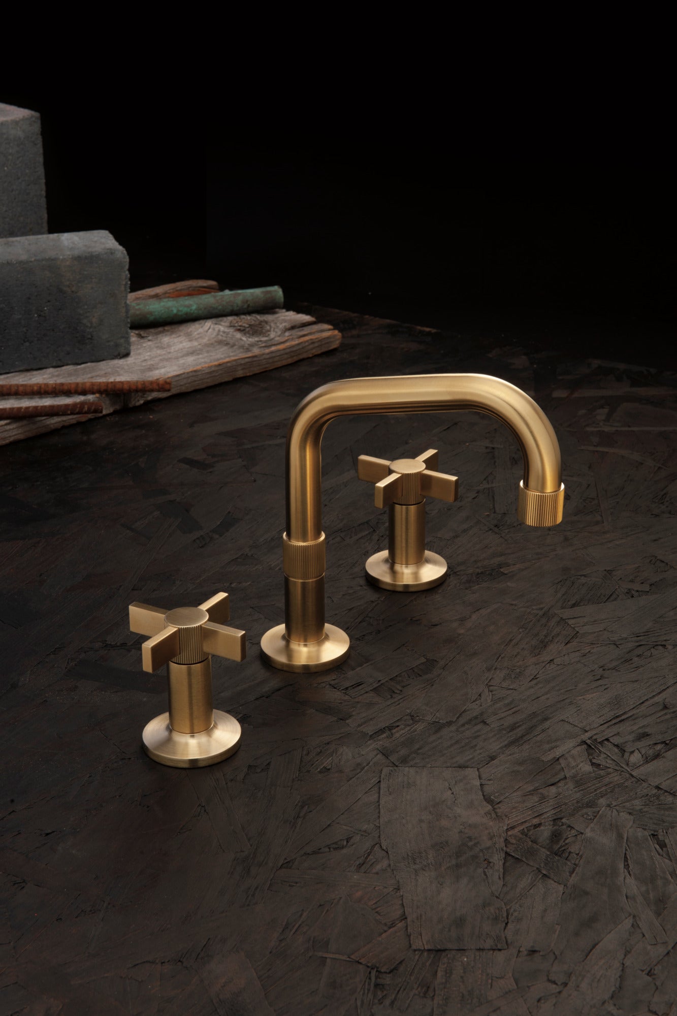 Newport Brass Pardees® Widespread Lavatory Faucet