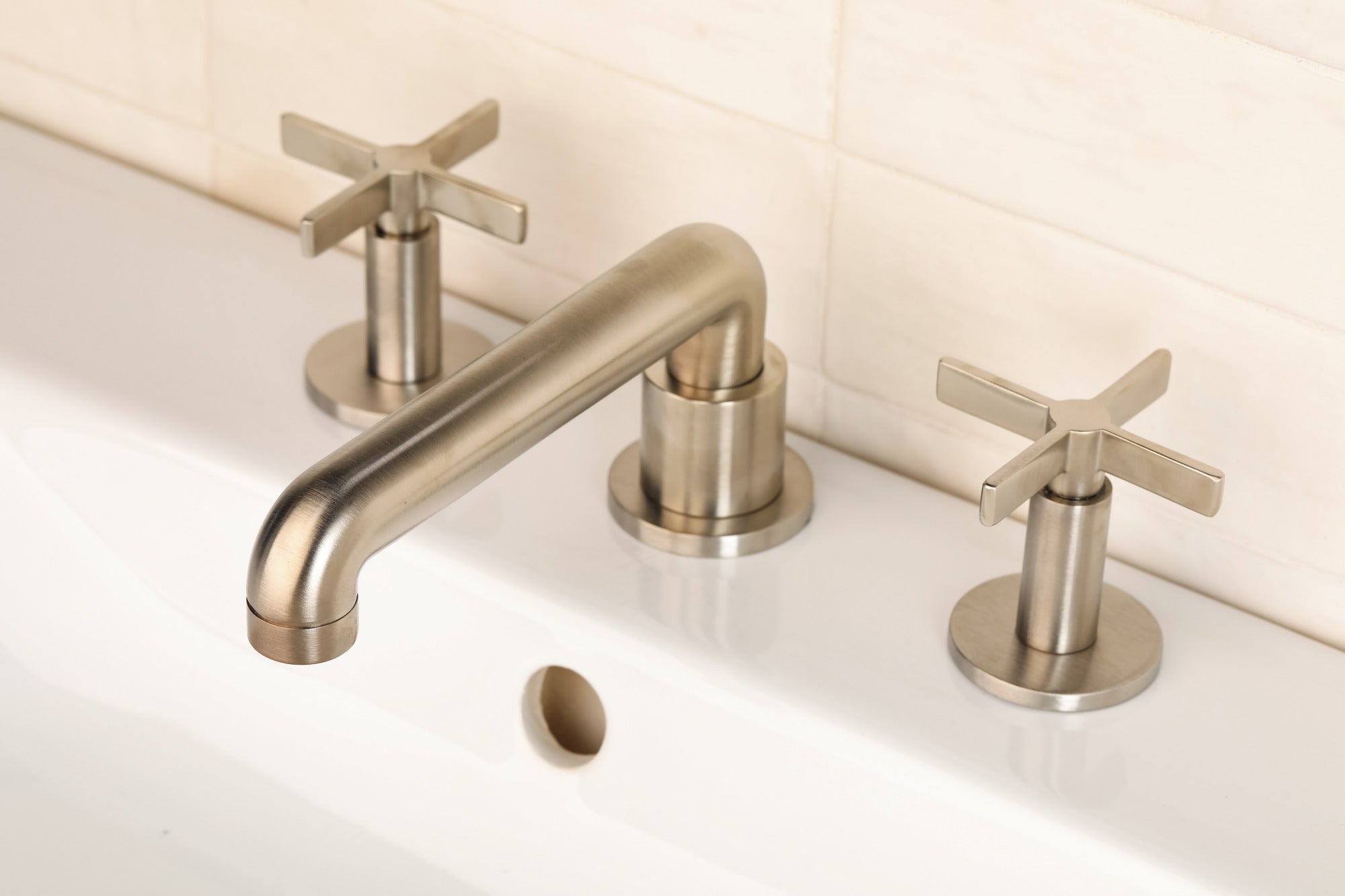 Newport Brass Tolmin® Widespread Lavatory Faucet