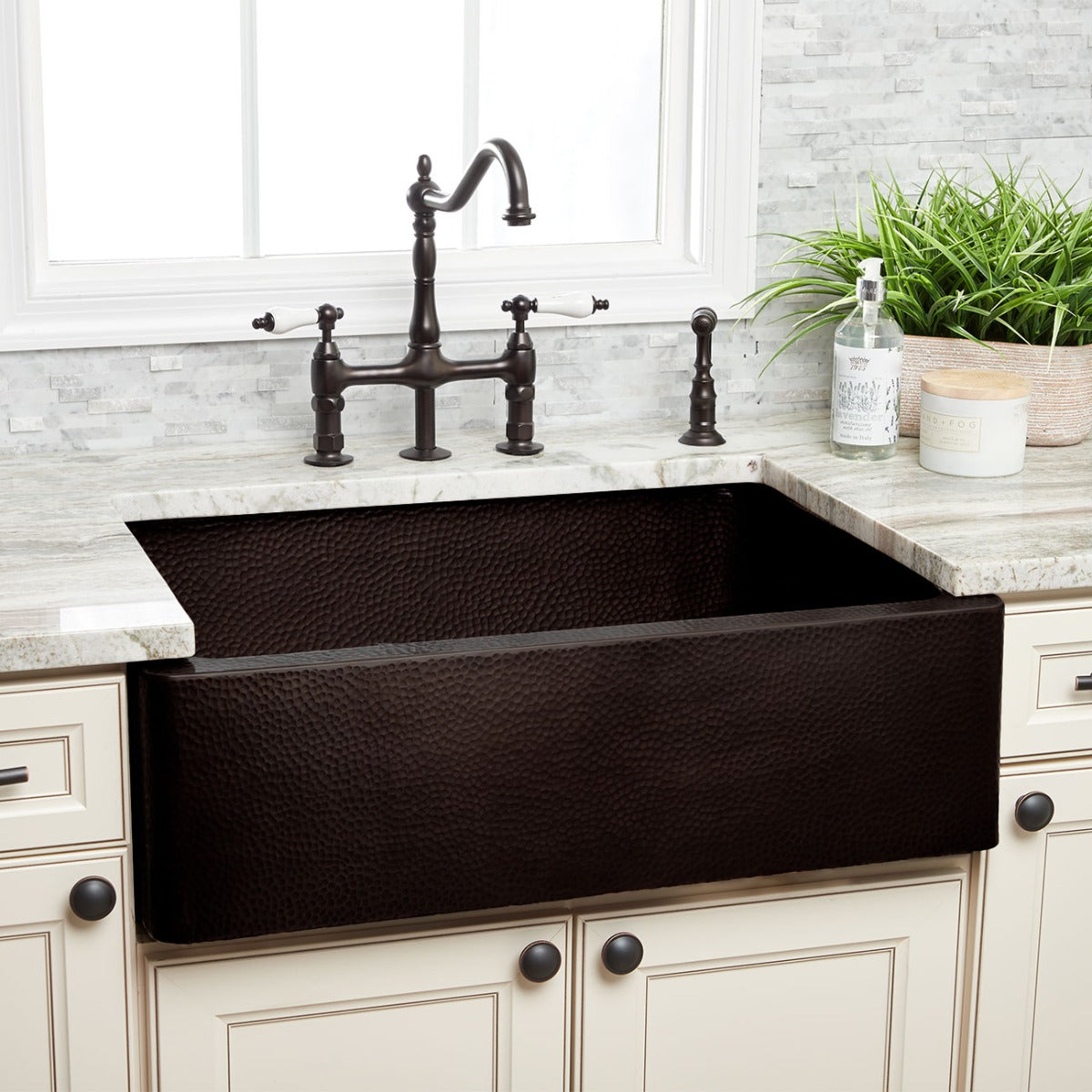MAIDSTONE Copper Single Bowl Farmhouse Sink