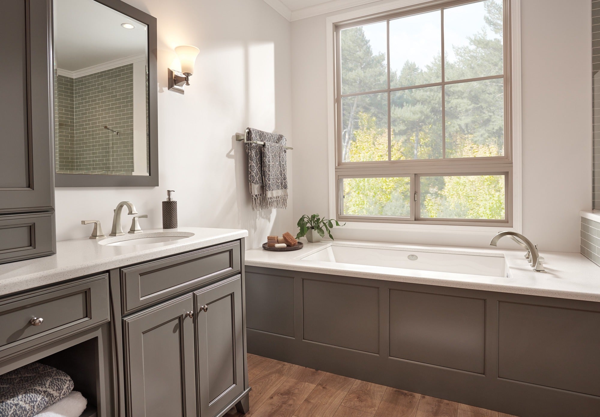Delta Dryden™ Roman Tub with Hand Shower Trim
