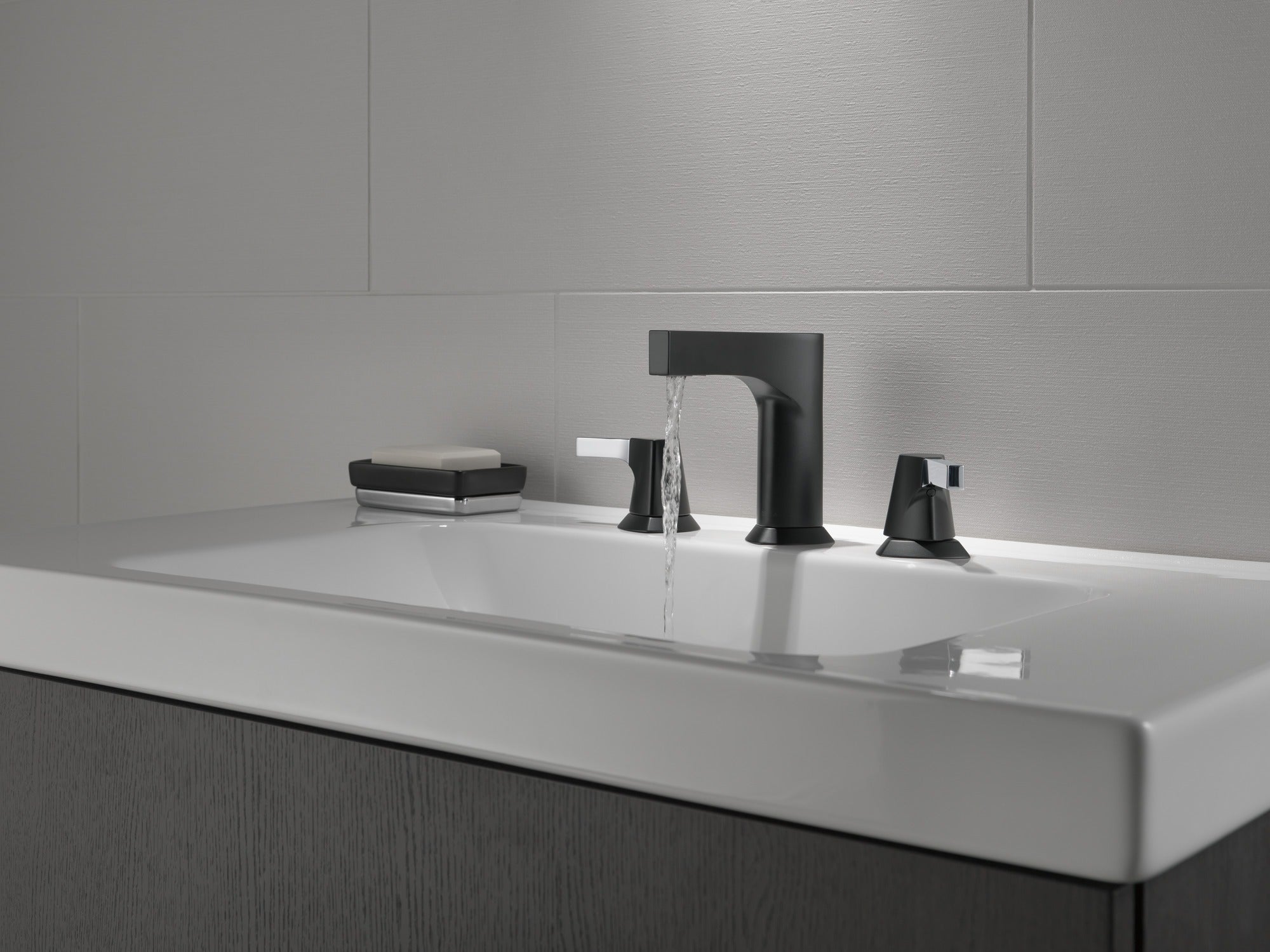 Delta Zura® Two Handle Widespread Bathroom Faucet