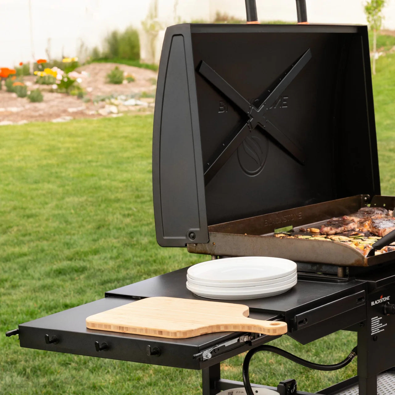 Blackstone 36″ Griddle with Hood – Natural Gas – 2322NG