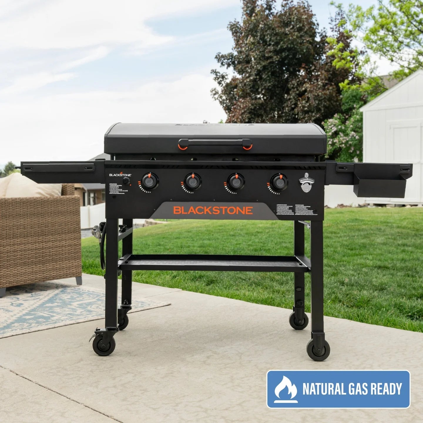 Blackstone 36″ Griddle with Hood – Natural Gas – 2322NG