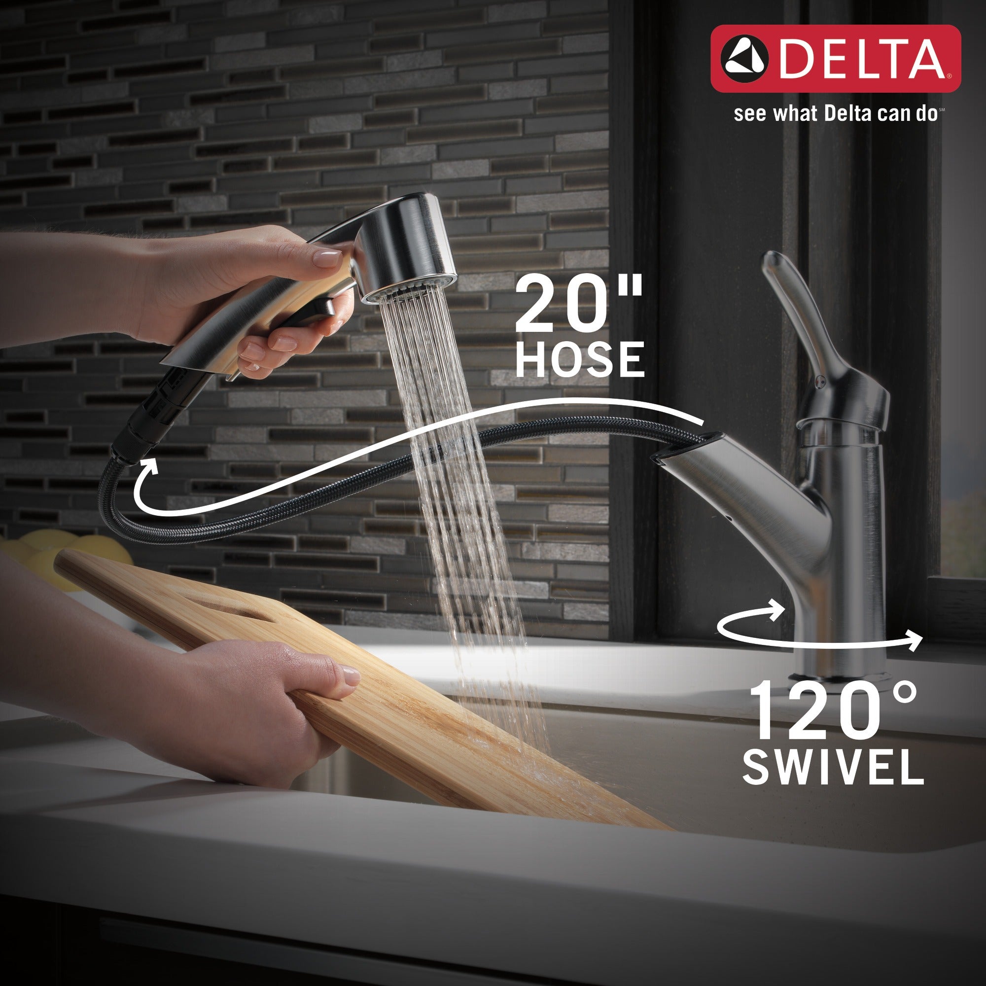 Delta Collins™ Single Handle Pull-Out Kitchen Faucet