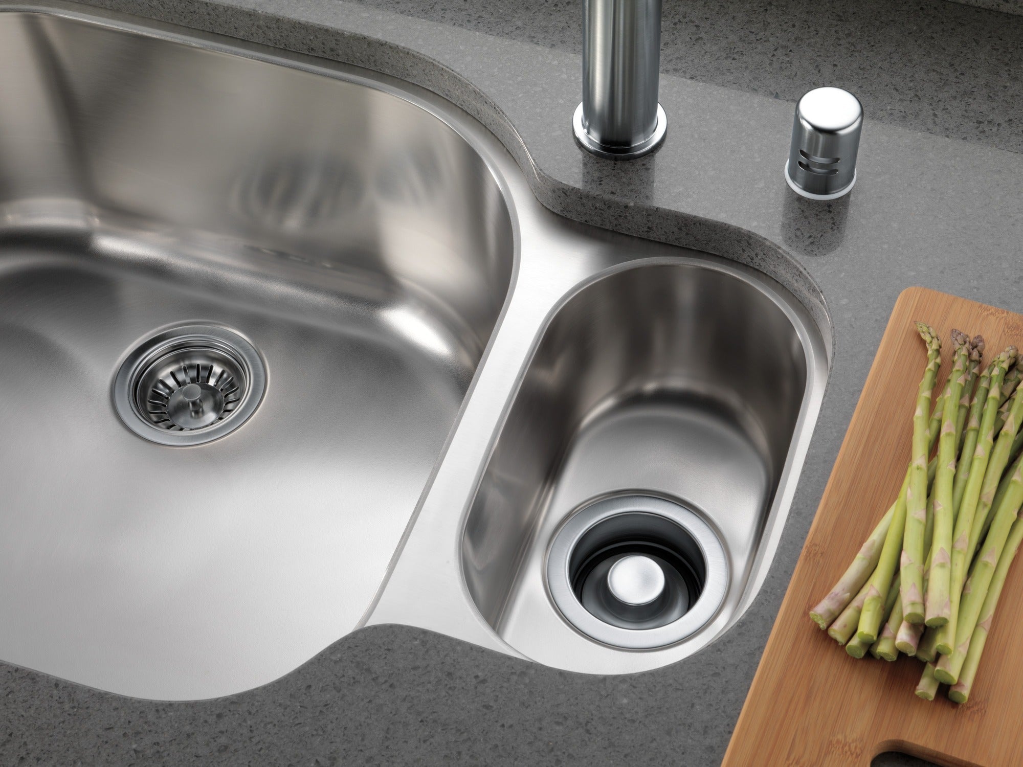 Delta Other Kitchen Sink Flange and Strainer