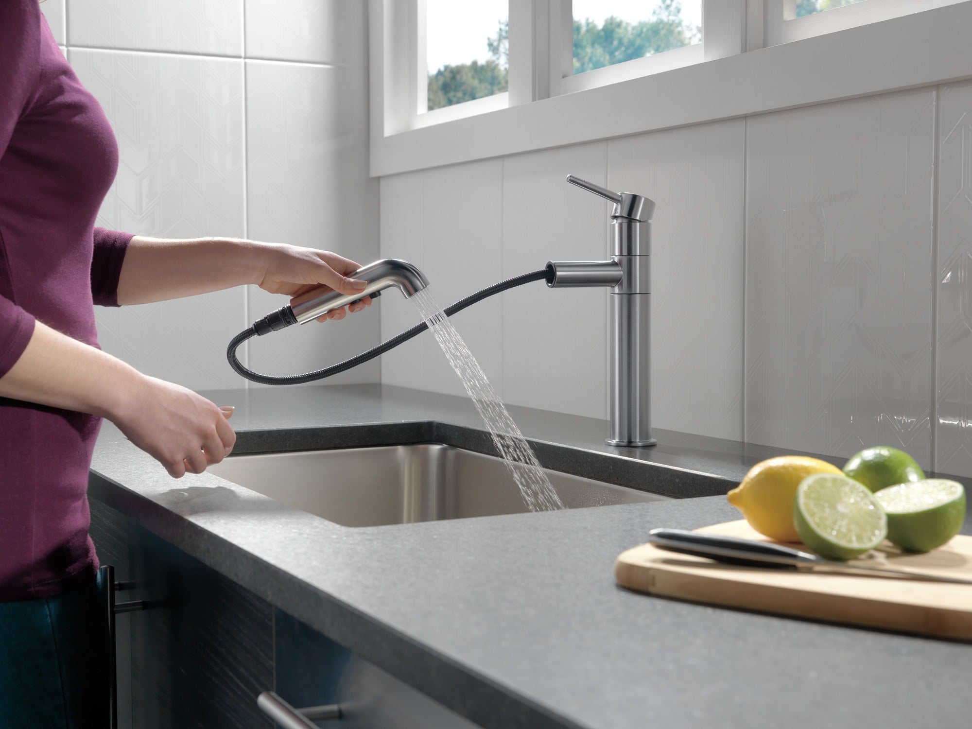Delta Trinsic® Single Handle Pull-Out Kitchen Faucet