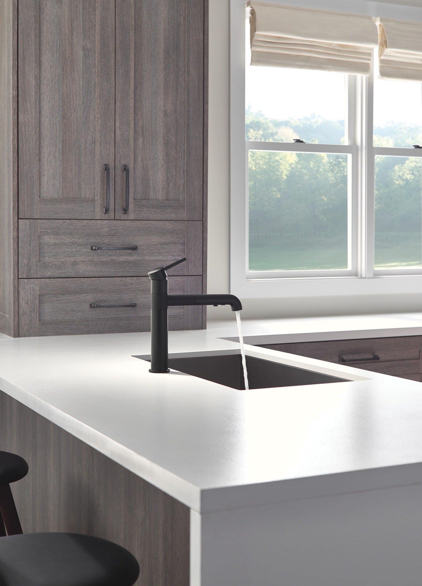 Delta Trinsic® Single Handle Pull-Out Kitchen Faucet