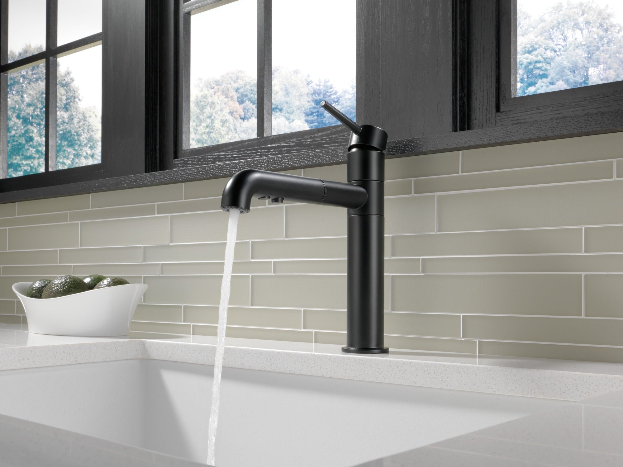 Delta Trinsic® Single Handle Pull-Out Kitchen Faucet
