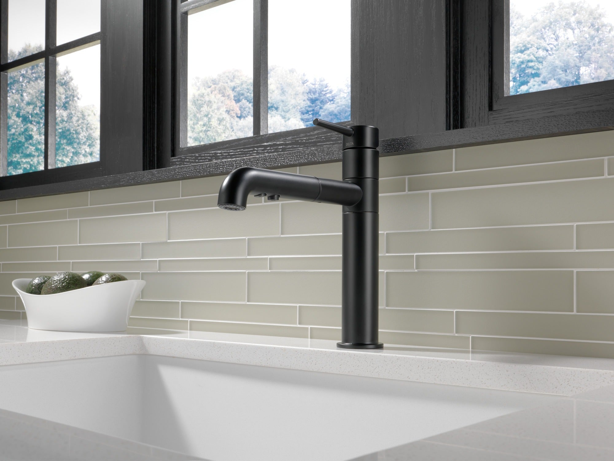 Delta Trinsic® Single Handle Pull-Out Kitchen Faucet