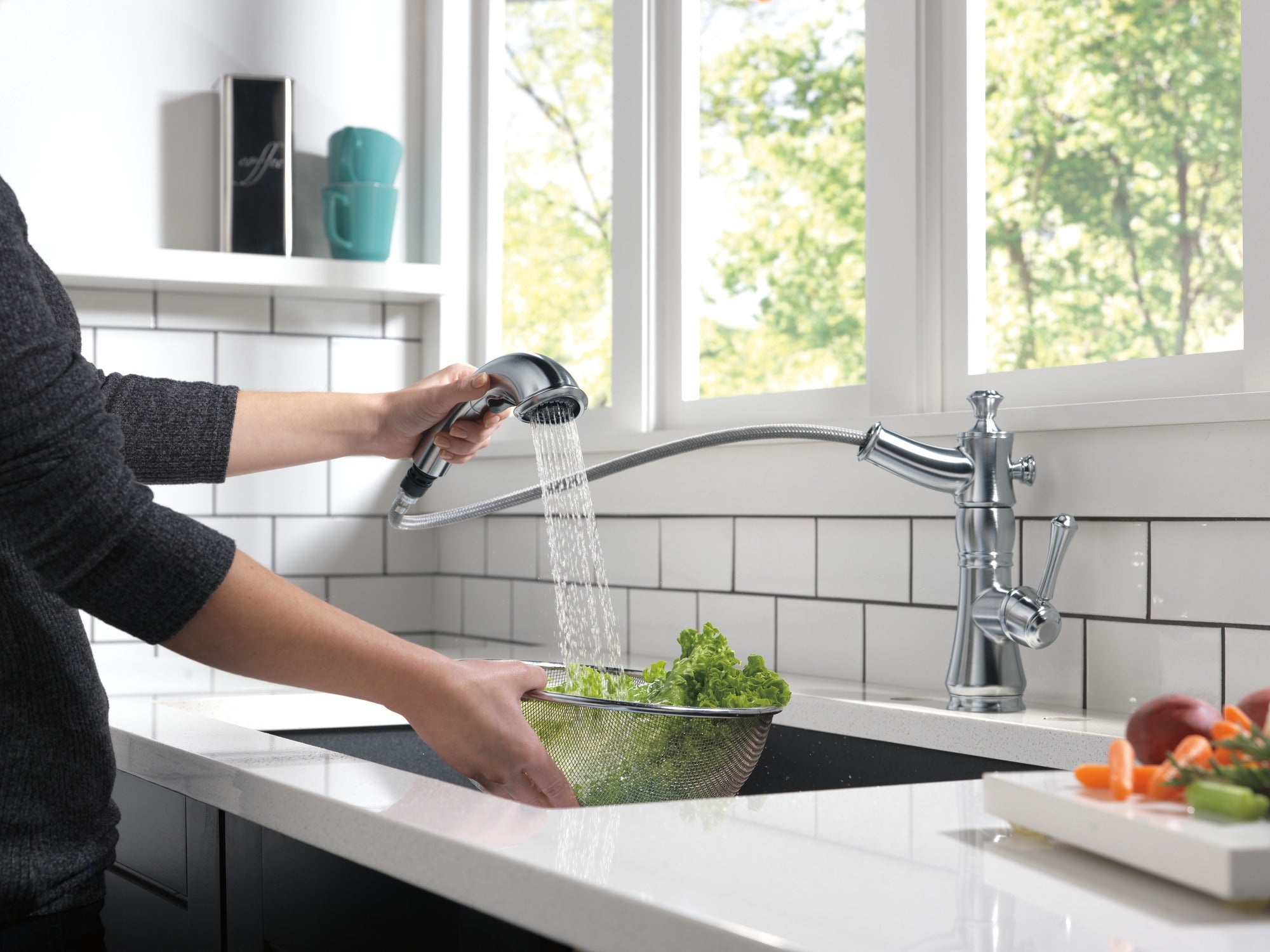 Delta Cassidy® Single Handle Pull-Out Kitchen Faucet
