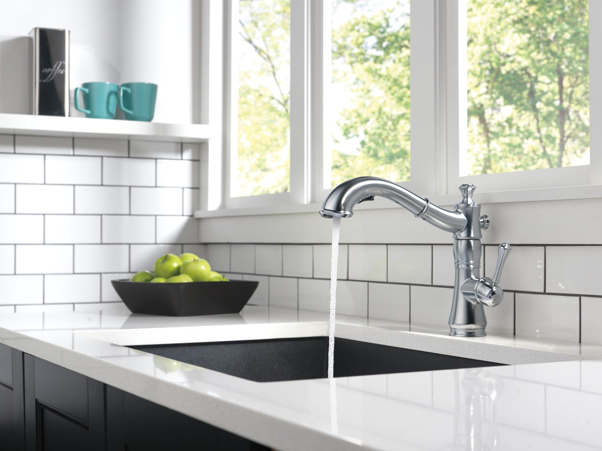 Delta Cassidy® Single Handle Pull-Out Kitchen Faucet
