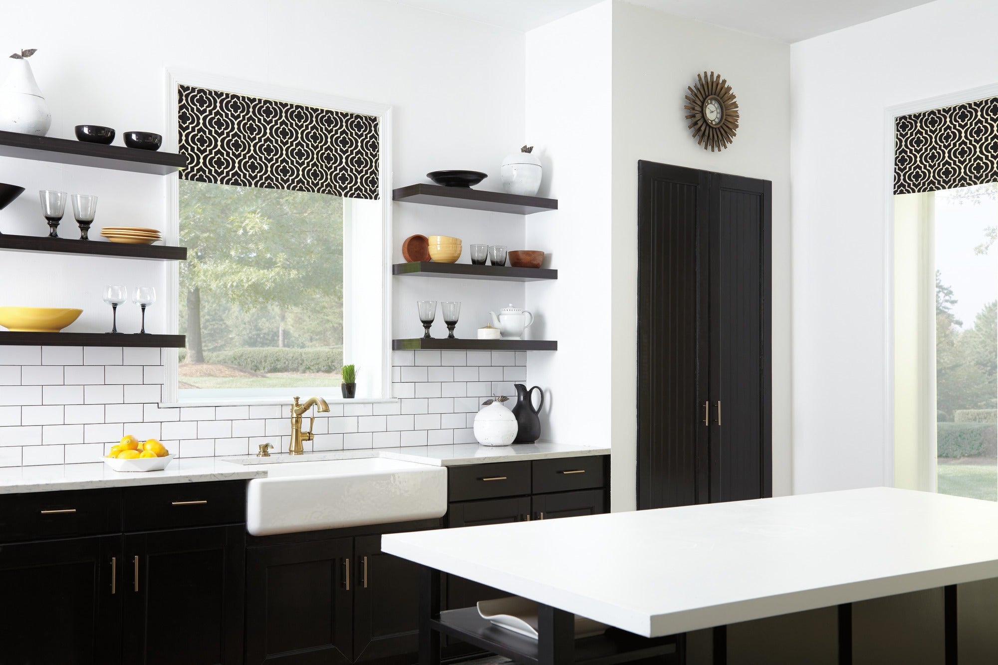 Delta Cassidy® Single Handle Pull-Out Kitchen Faucet