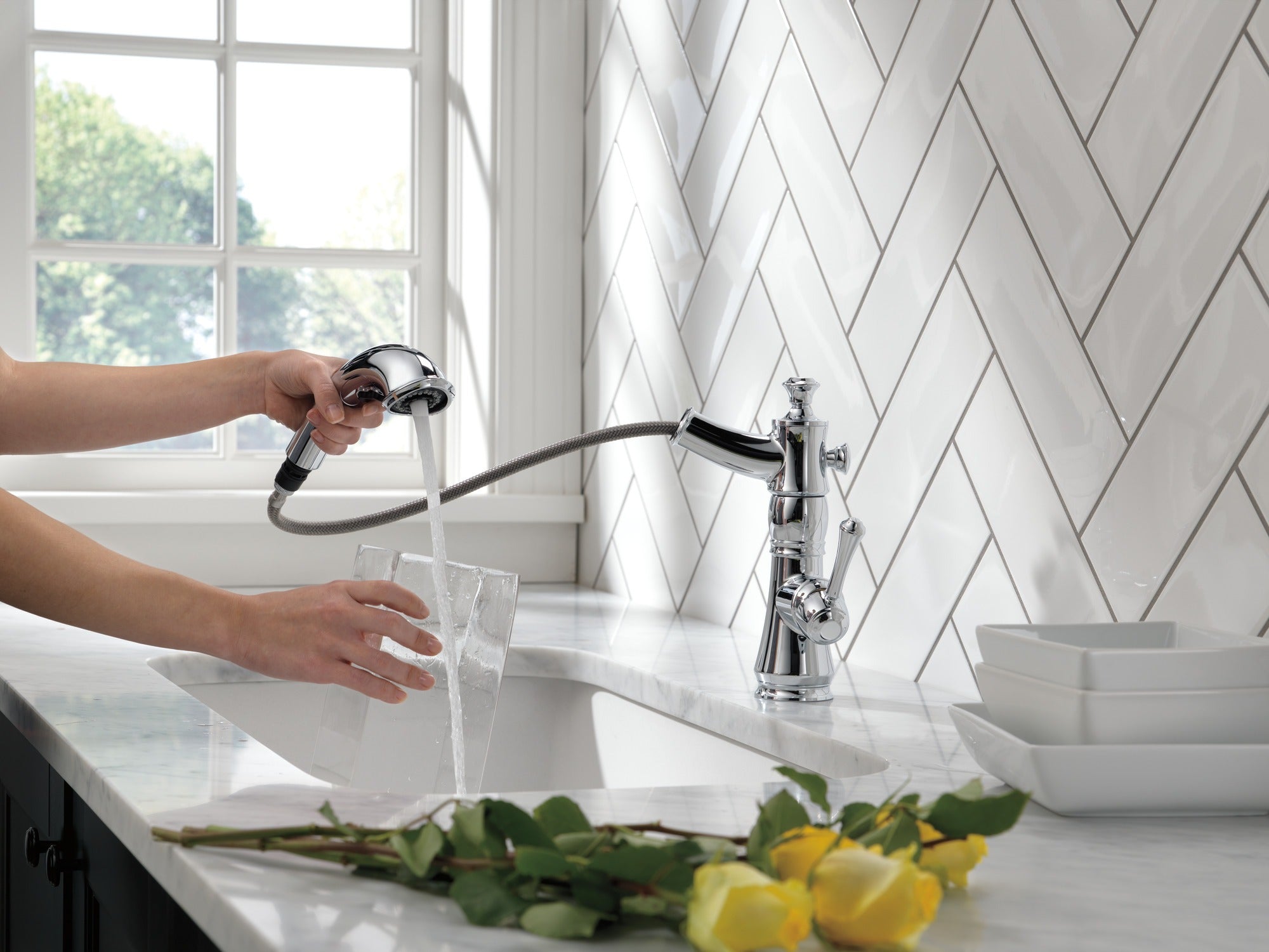 Delta Cassidy® Single Handle Pull-Out Kitchen Faucet