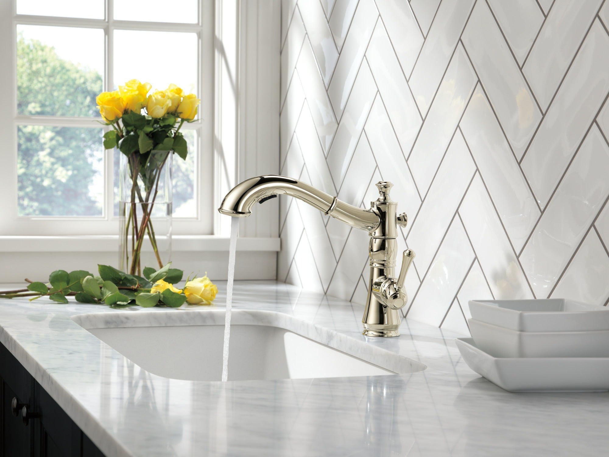 Delta Cassidy® Single Handle Pull-Out Kitchen Faucet