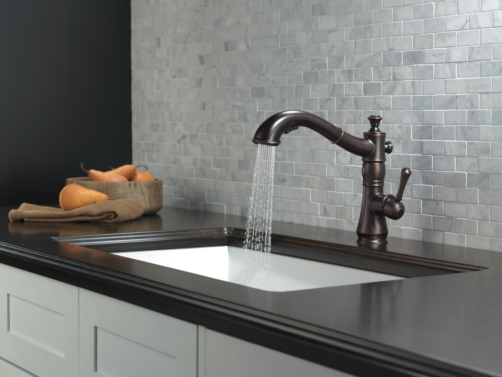 Delta Cassidy® Single Handle Pull-Out Kitchen Faucet