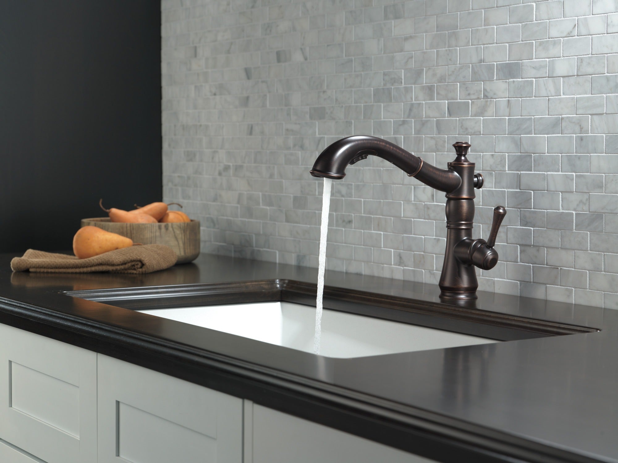 Delta Cassidy® Single Handle Pull-Out Kitchen Faucet