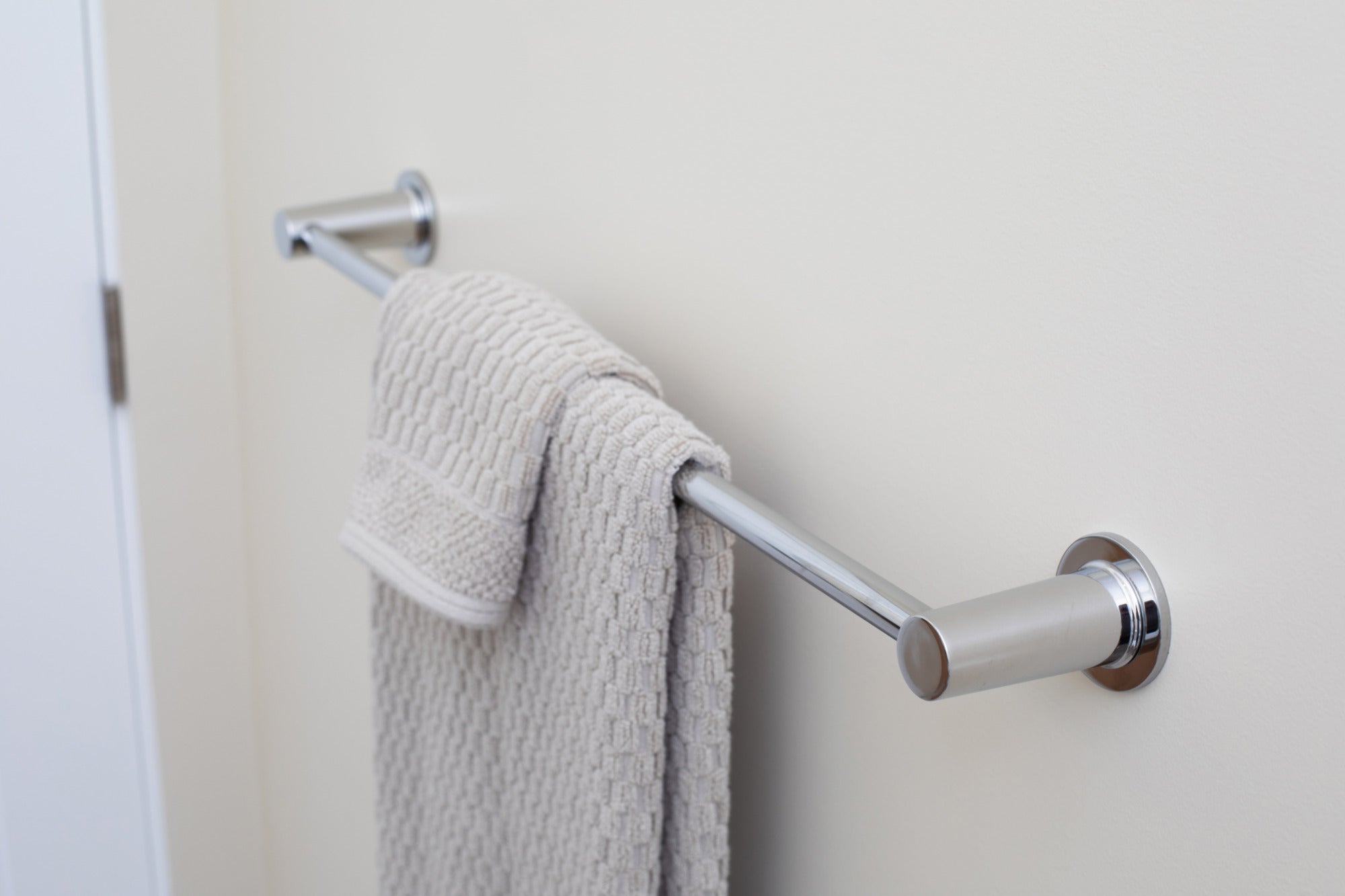 Newport Brass Dorrance® 18" Towel Bar