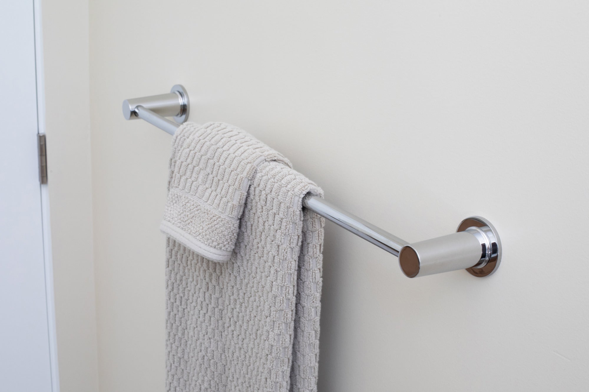 Newport Brass Dorrance® 18" Towel Bar