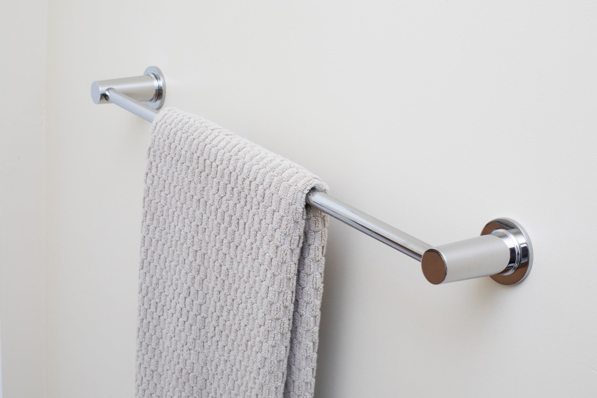 Newport Brass Dorrance® 18" Towel Bar