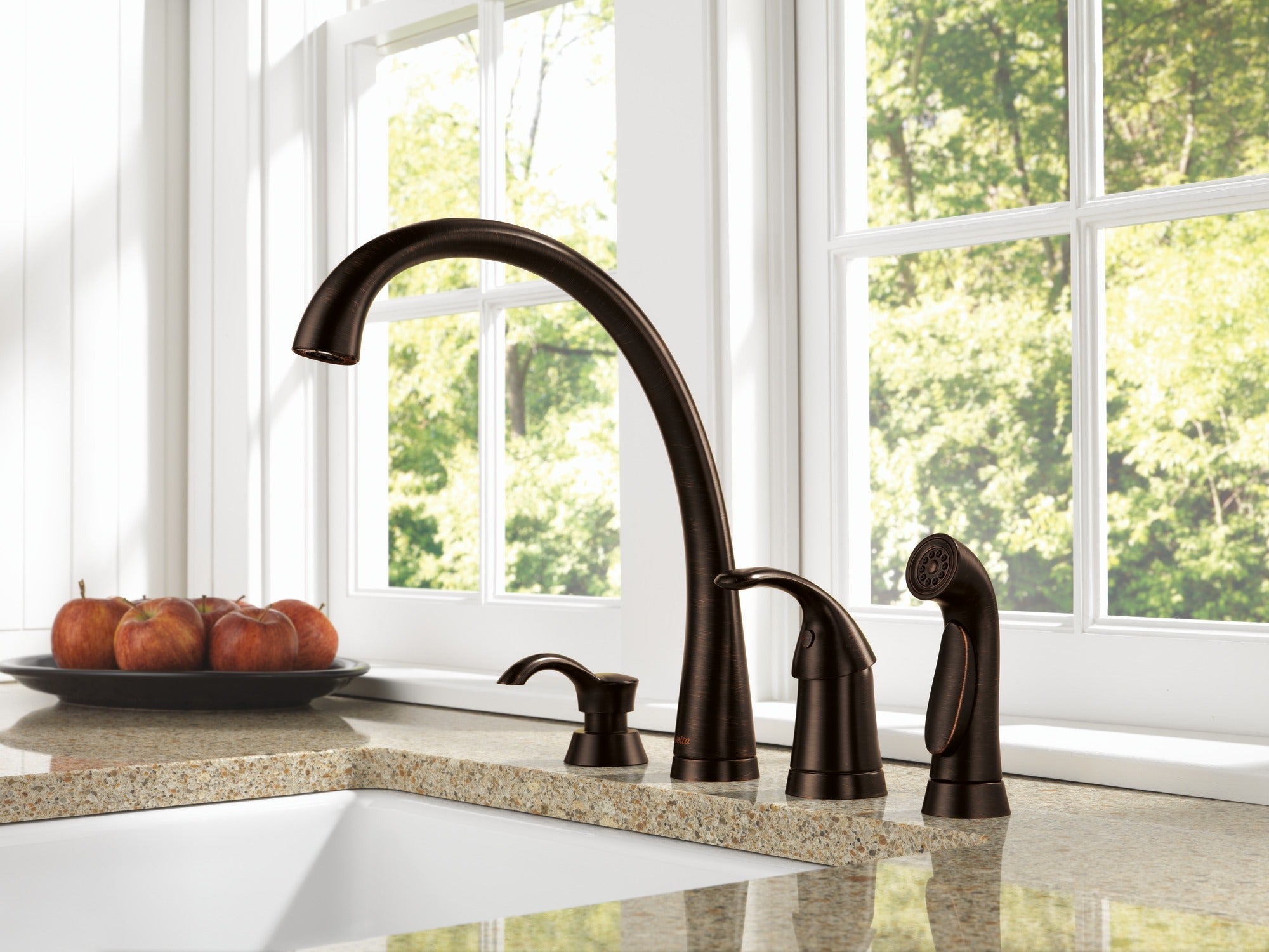Delta DeLuca™ Soap / Lotion Dispenser