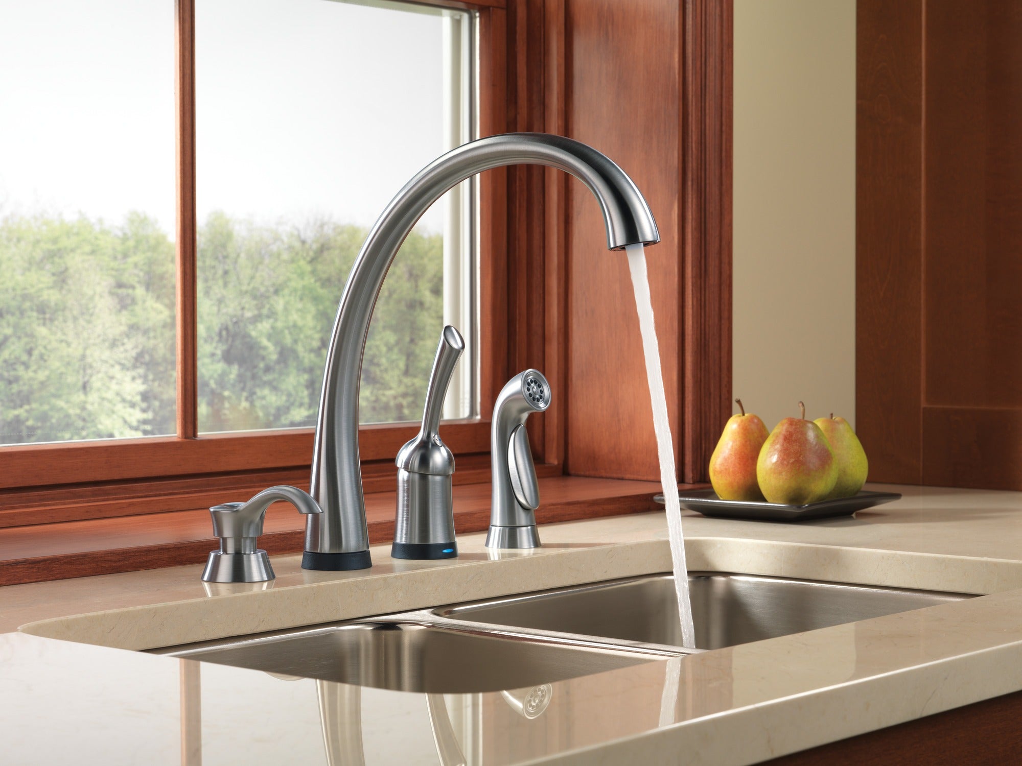 Delta DeLuca™ Soap / Lotion Dispenser
