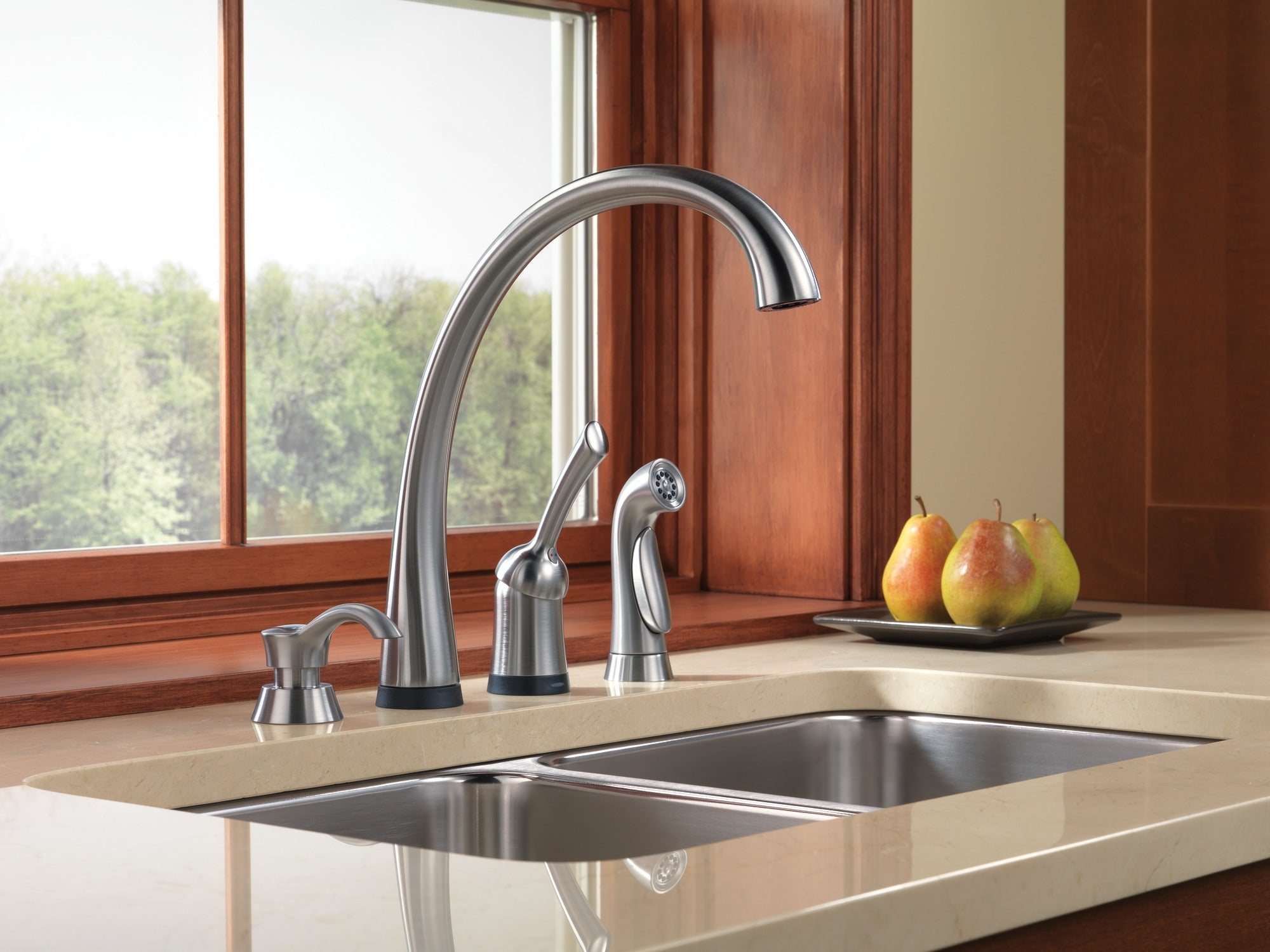 Delta DeLuca™ Soap / Lotion Dispenser