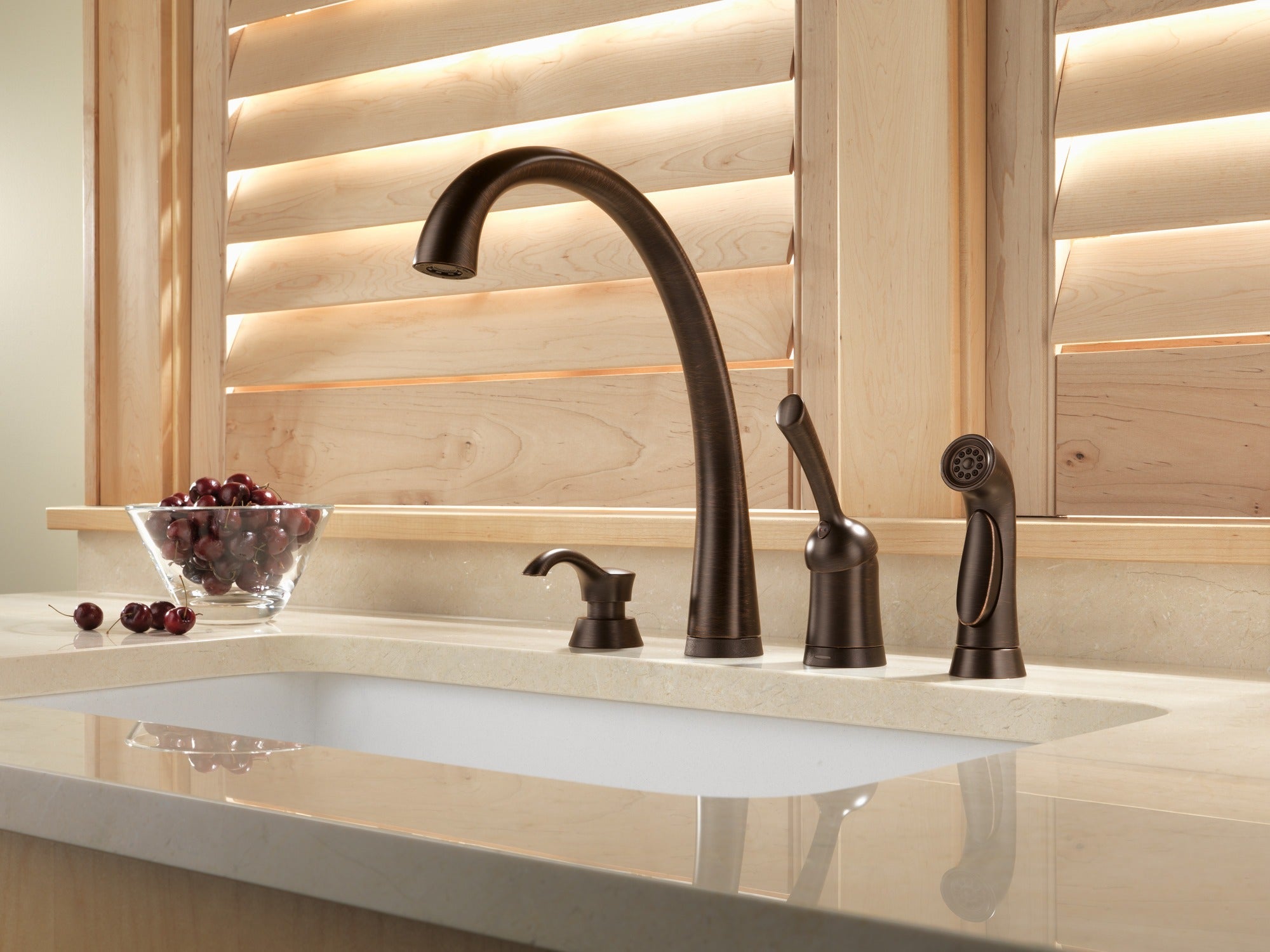 Delta DeLuca™ Soap / Lotion Dispenser